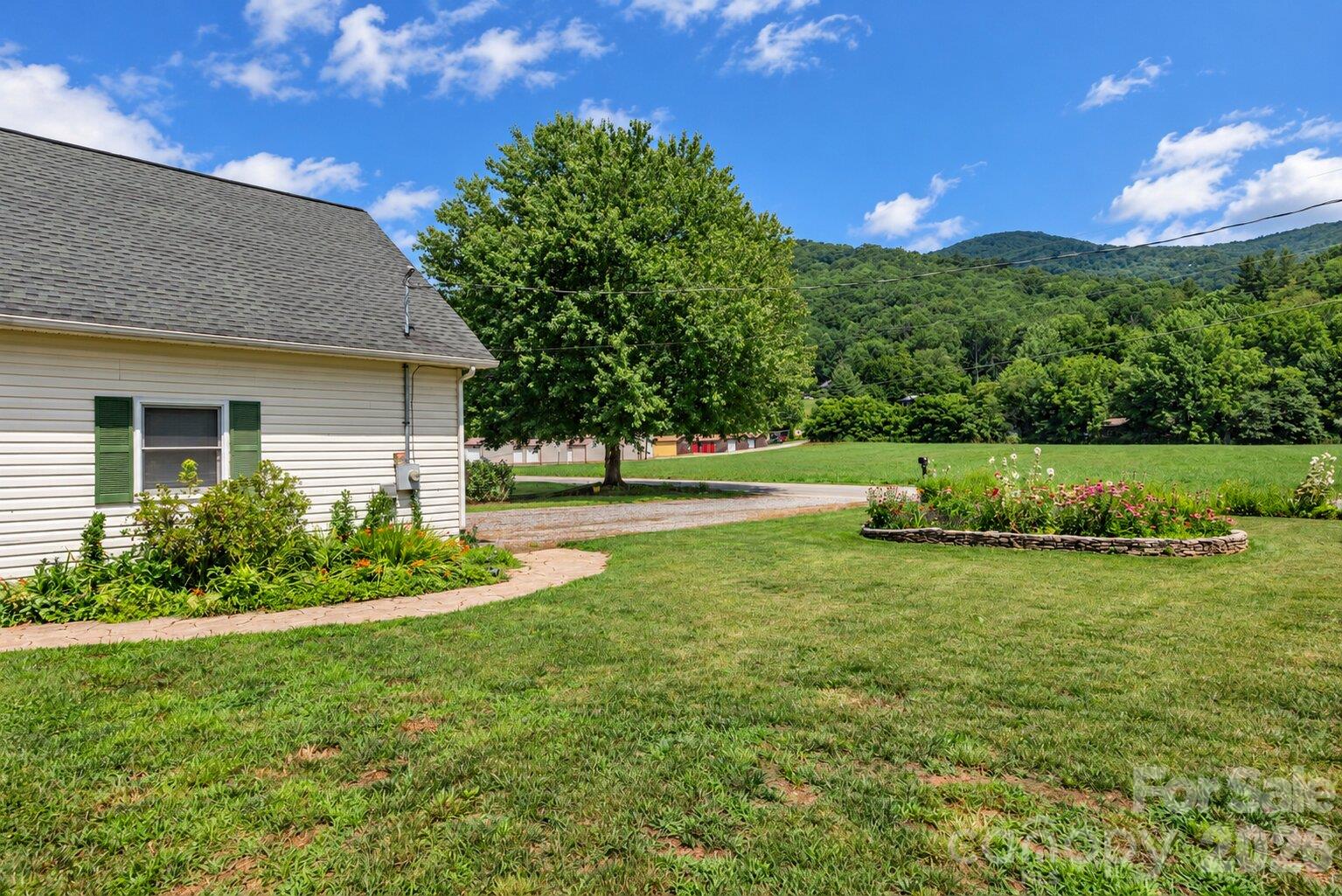 Apartment at 1075 Moody Farm Road, Maggie Valley, photo 25 of 28