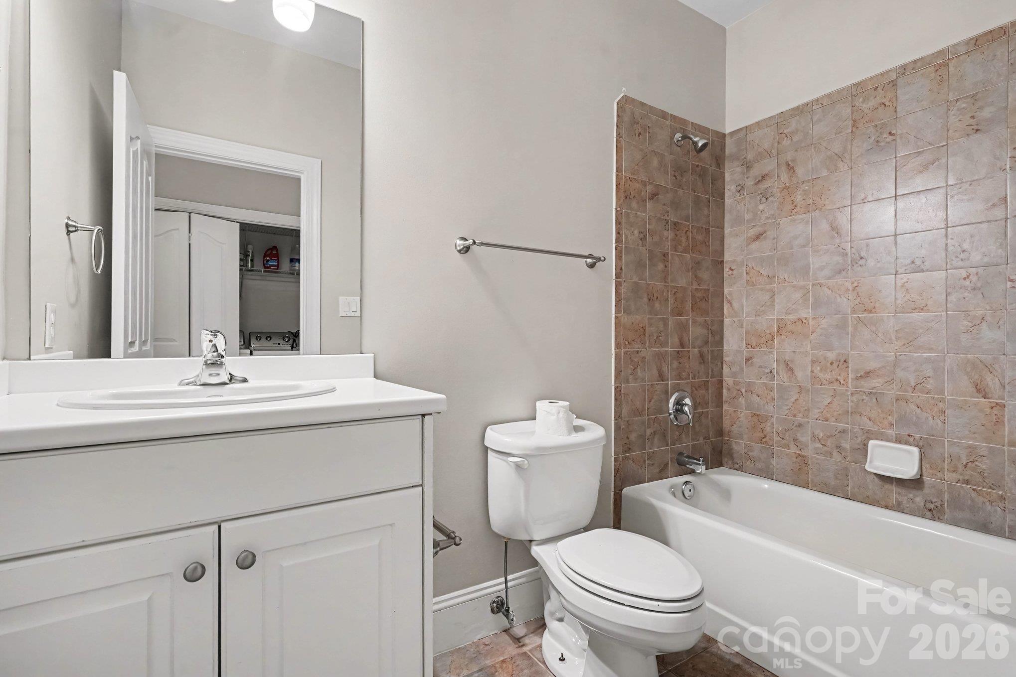 Townhouse at 404 Merion Lane, Fort Mill, photo 25 of 33