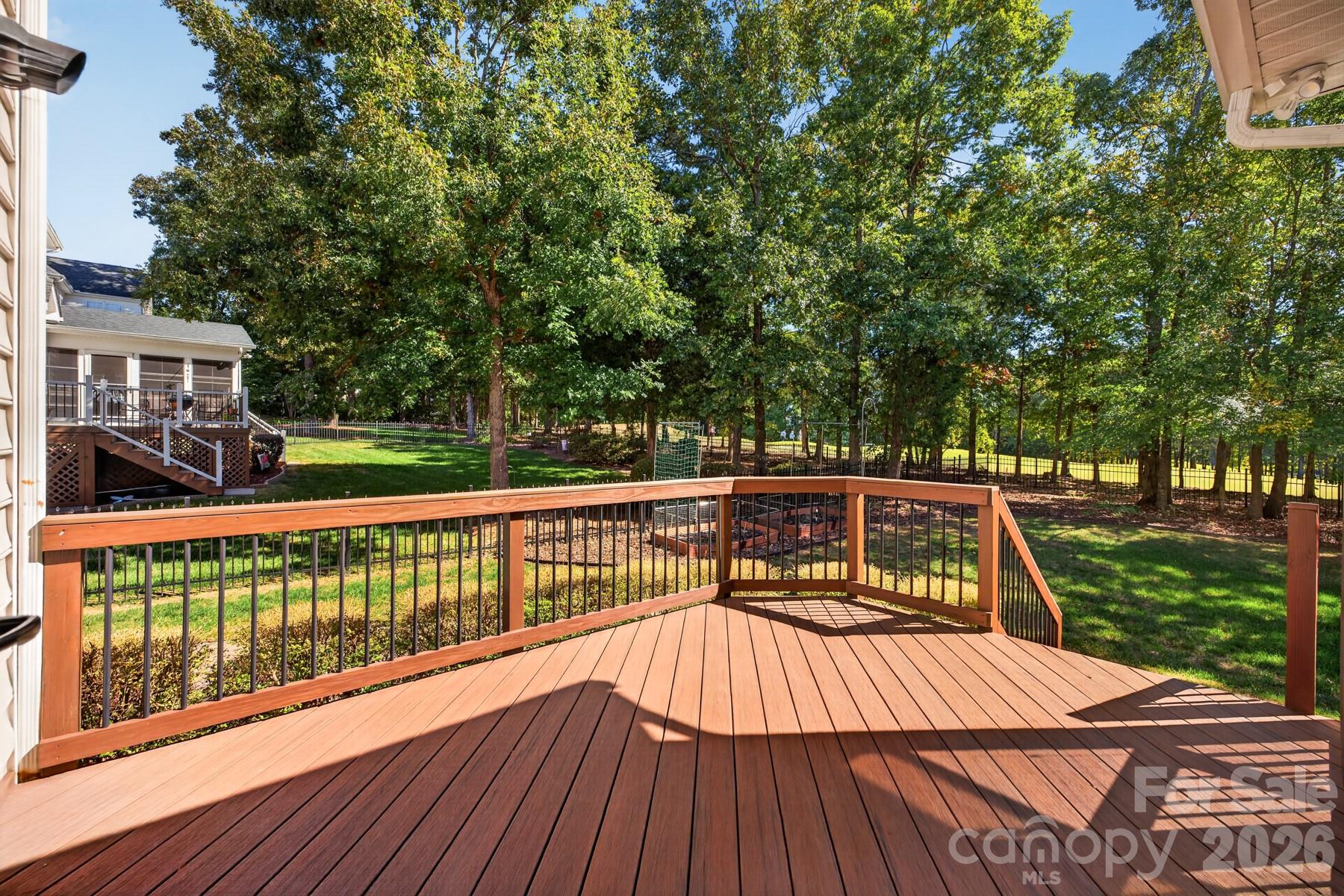 Deck with composite planks - 10826 Persimmon Creek Drive, Mint Hill