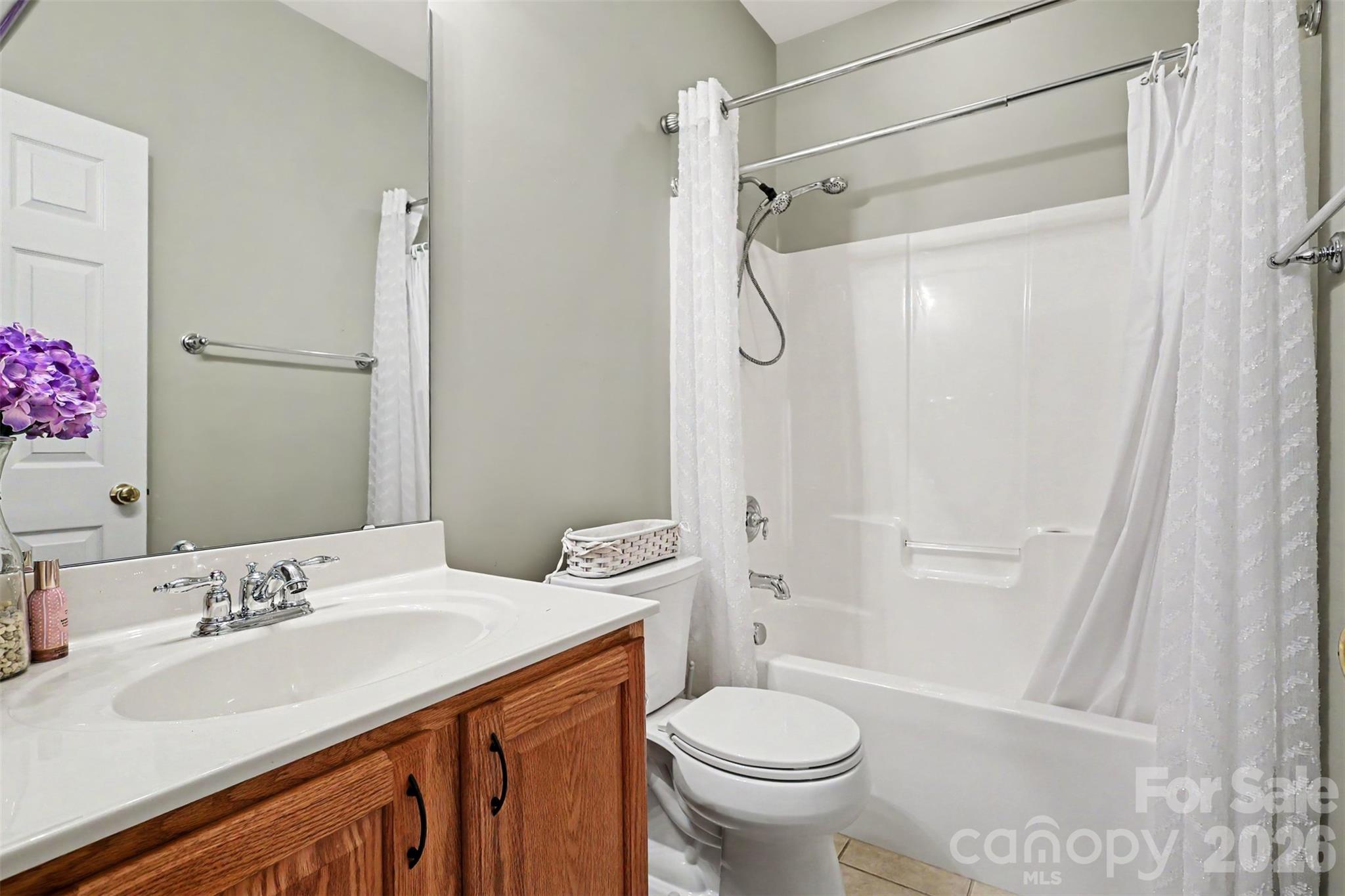 Hallway Full Bathroom (Main Floor - Outside of Front Bedroom) - 6332 Colonial Garden Drive, Huntersville