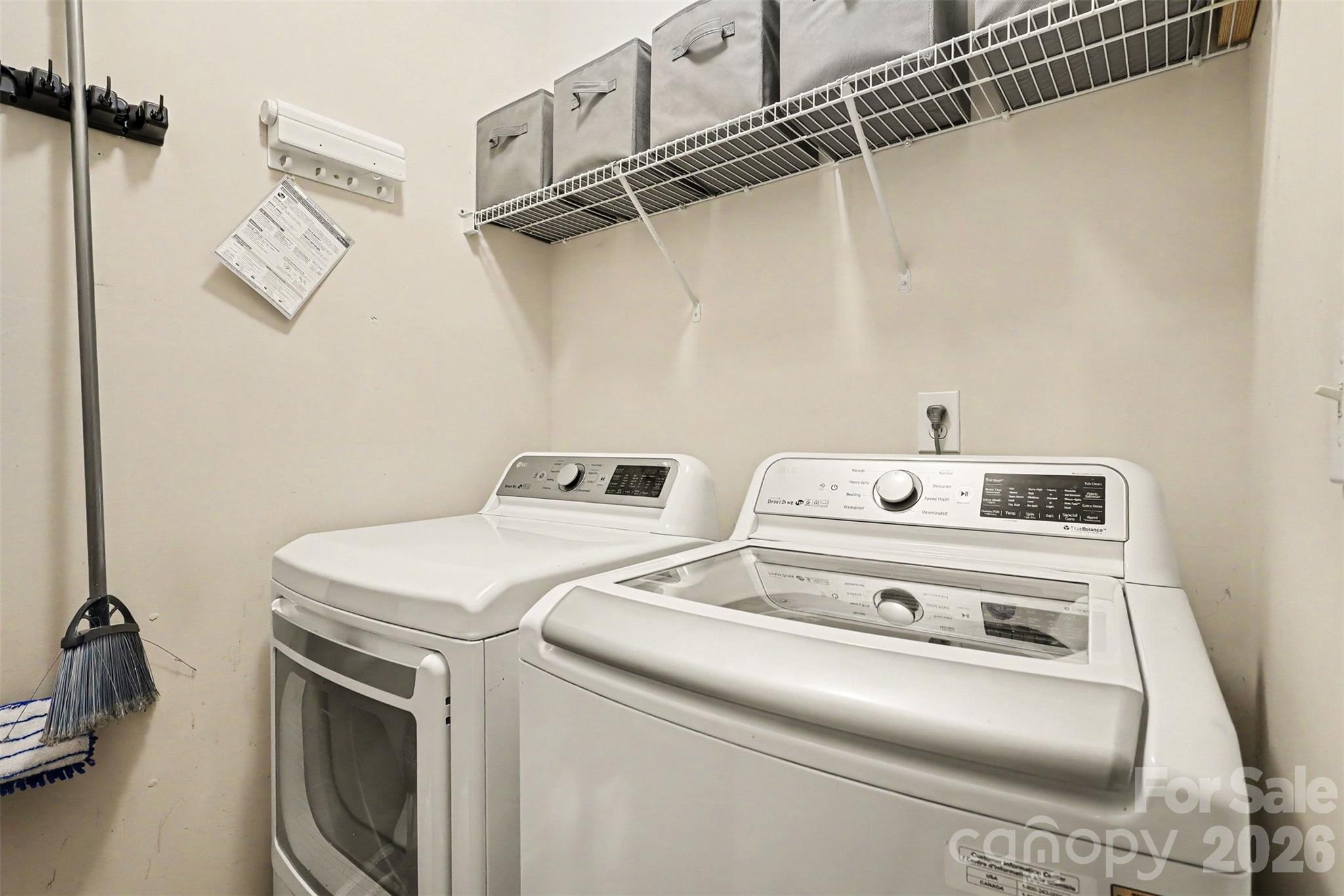 Laundry Room (Main Floor - Between Kitchen & Formal Dining Room) - 6332 Colonial Garden Drive, Huntersville