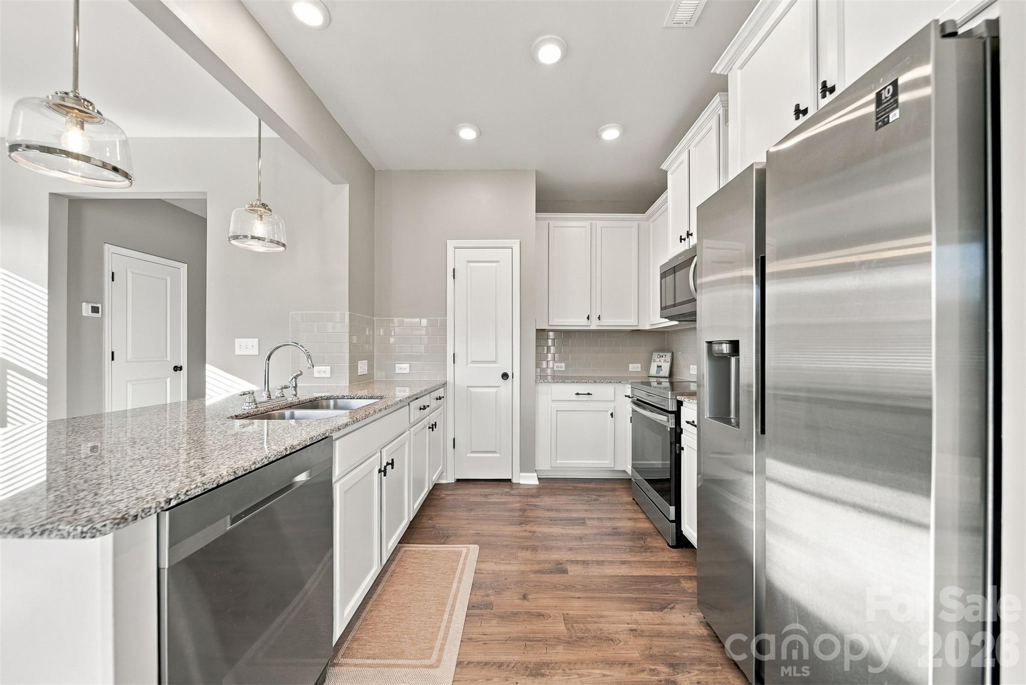 Townhouse at 8109 Sheffield Drive, Terrell, photo 11 of 47