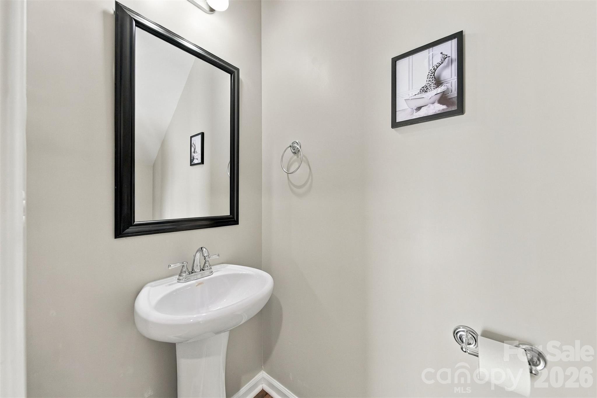 Townhouse at 8109 Sheffield Drive, Terrell, photo 33 of 47