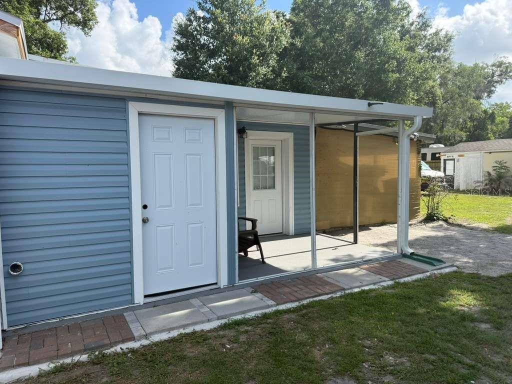 7 N CHRISTIANA AVE