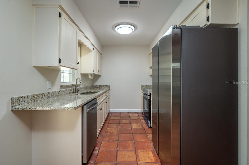 Single Family Residence at 525 S TANGERINE CT, EAGLE LAKE, photo 6 of 24