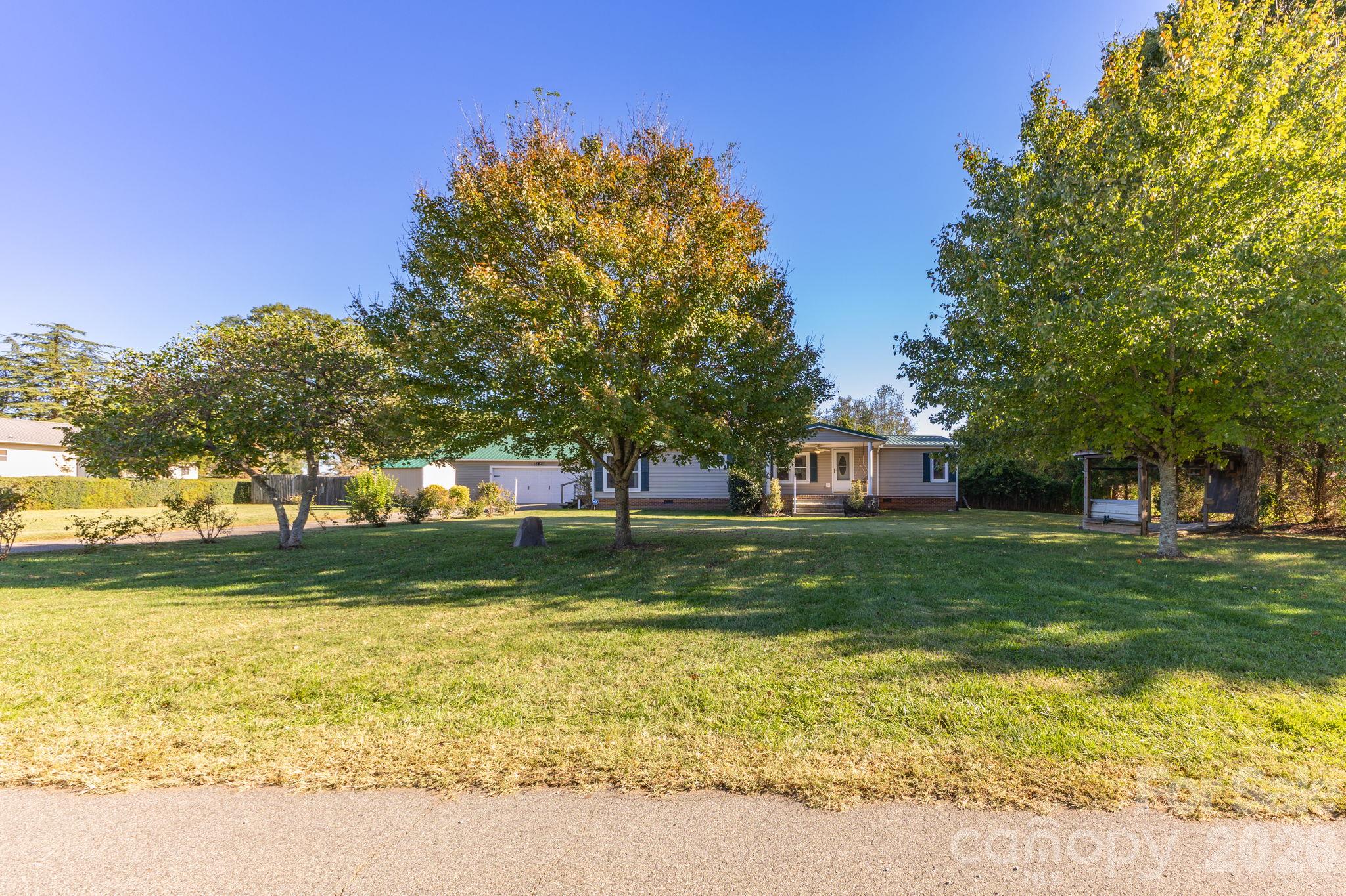 Single Family Residence at 2330 Old Home Place Drive, Newton, photo 4 of 40