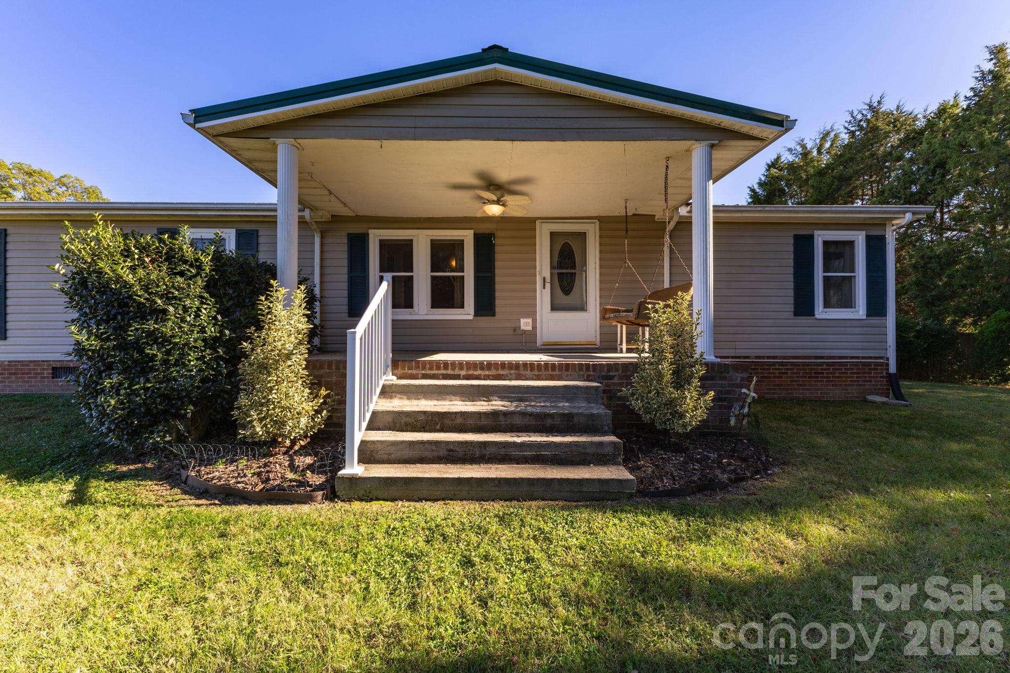 Single Family Residence at 2330 Old Home Place Drive, Newton, photo 6 of 40