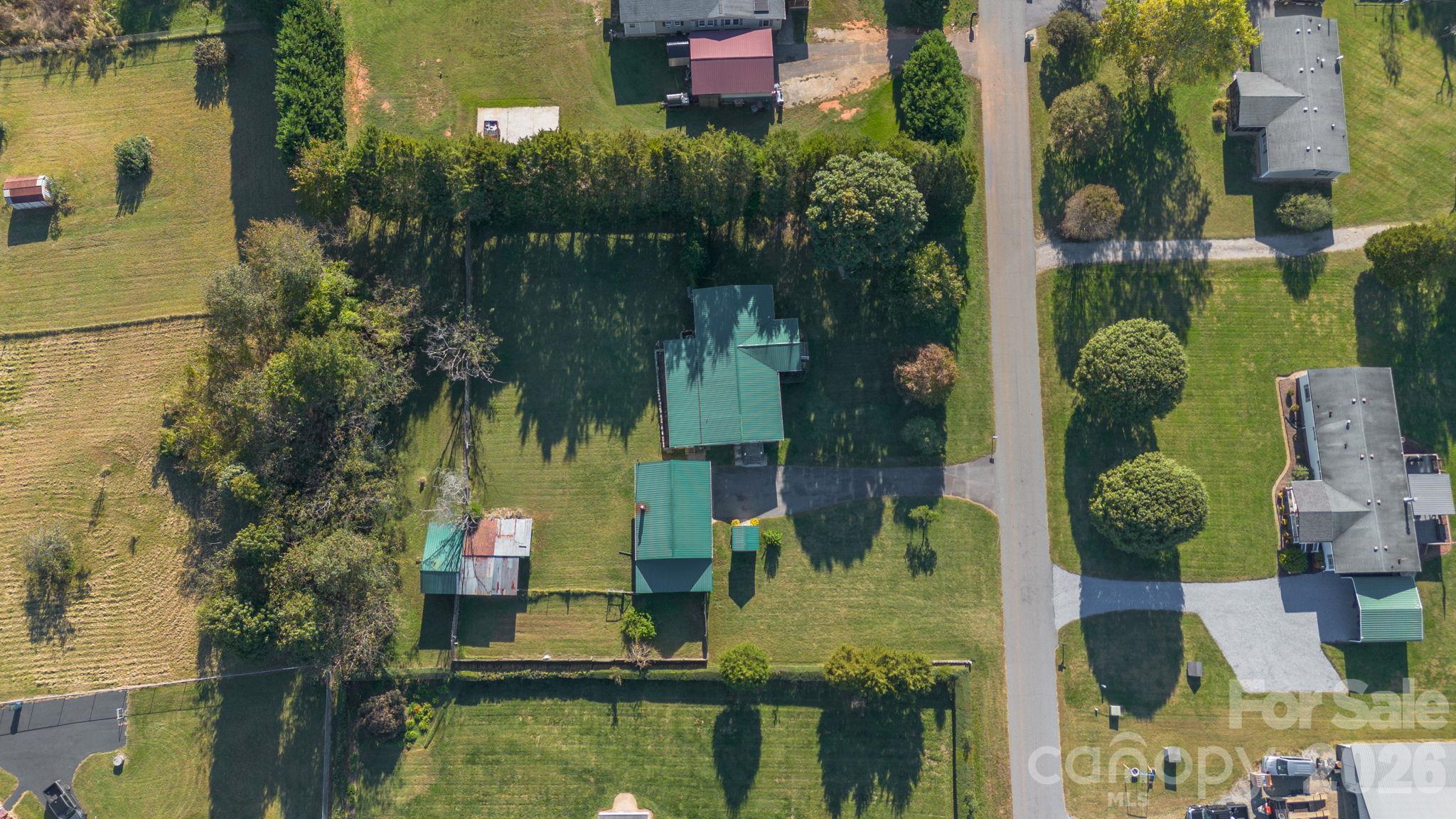 Single Family Residence at 2330 Old Home Place Drive, Newton, photo 35 of 40