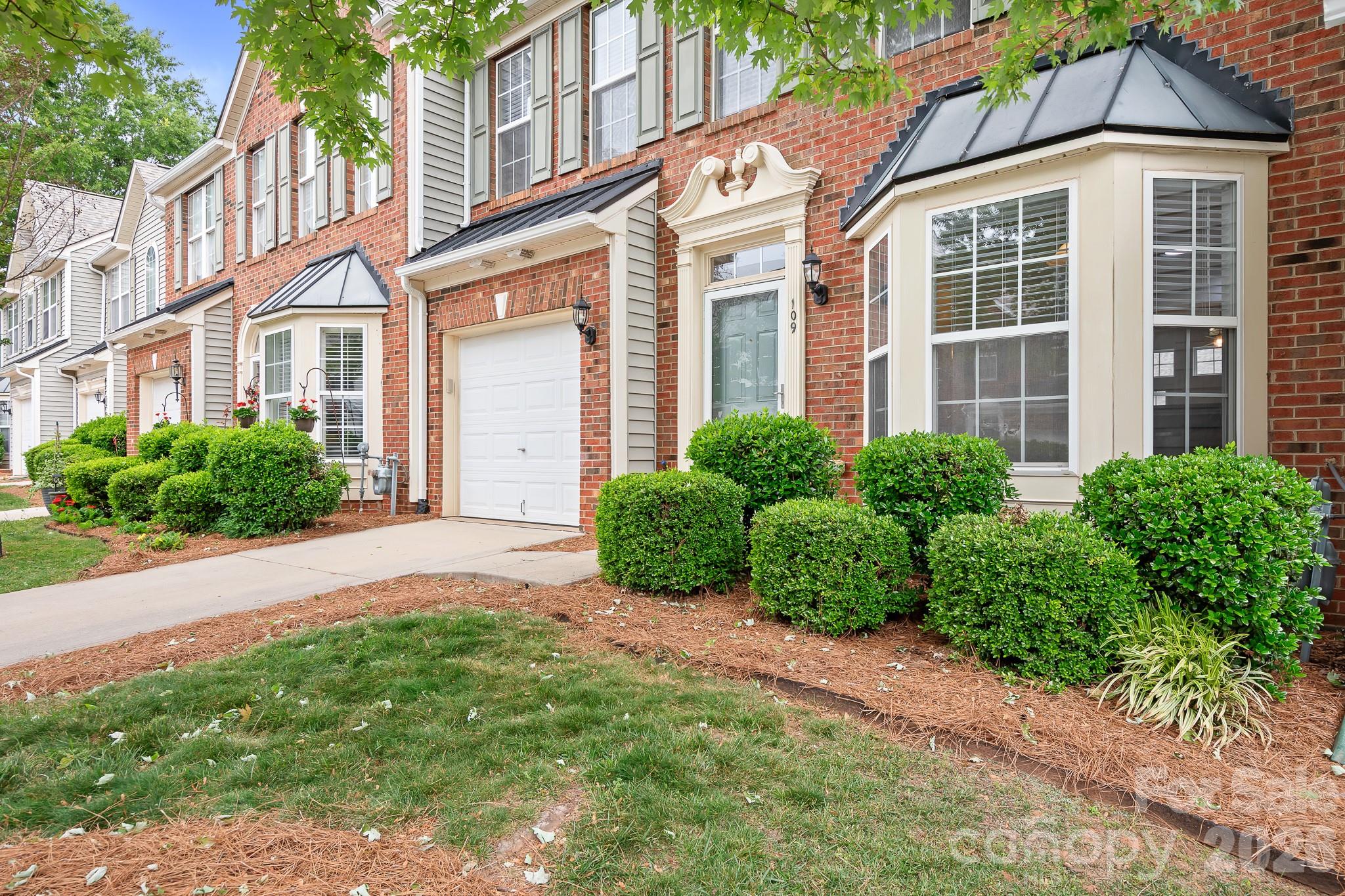 Townhouse at 109 Kase Court, Mooresville, photo 2 of 40