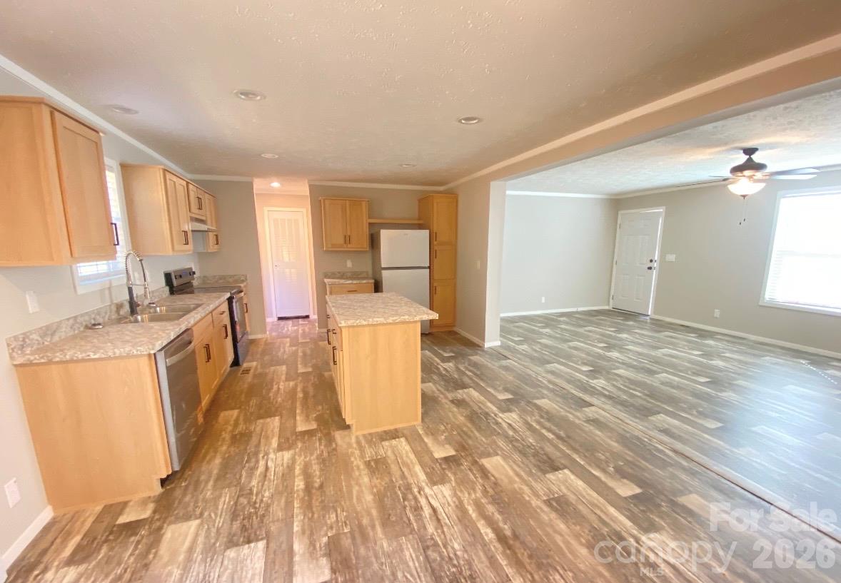 Single Family Residence at 1714 Old Amherst Circle, Morganton, photo 5 of 14