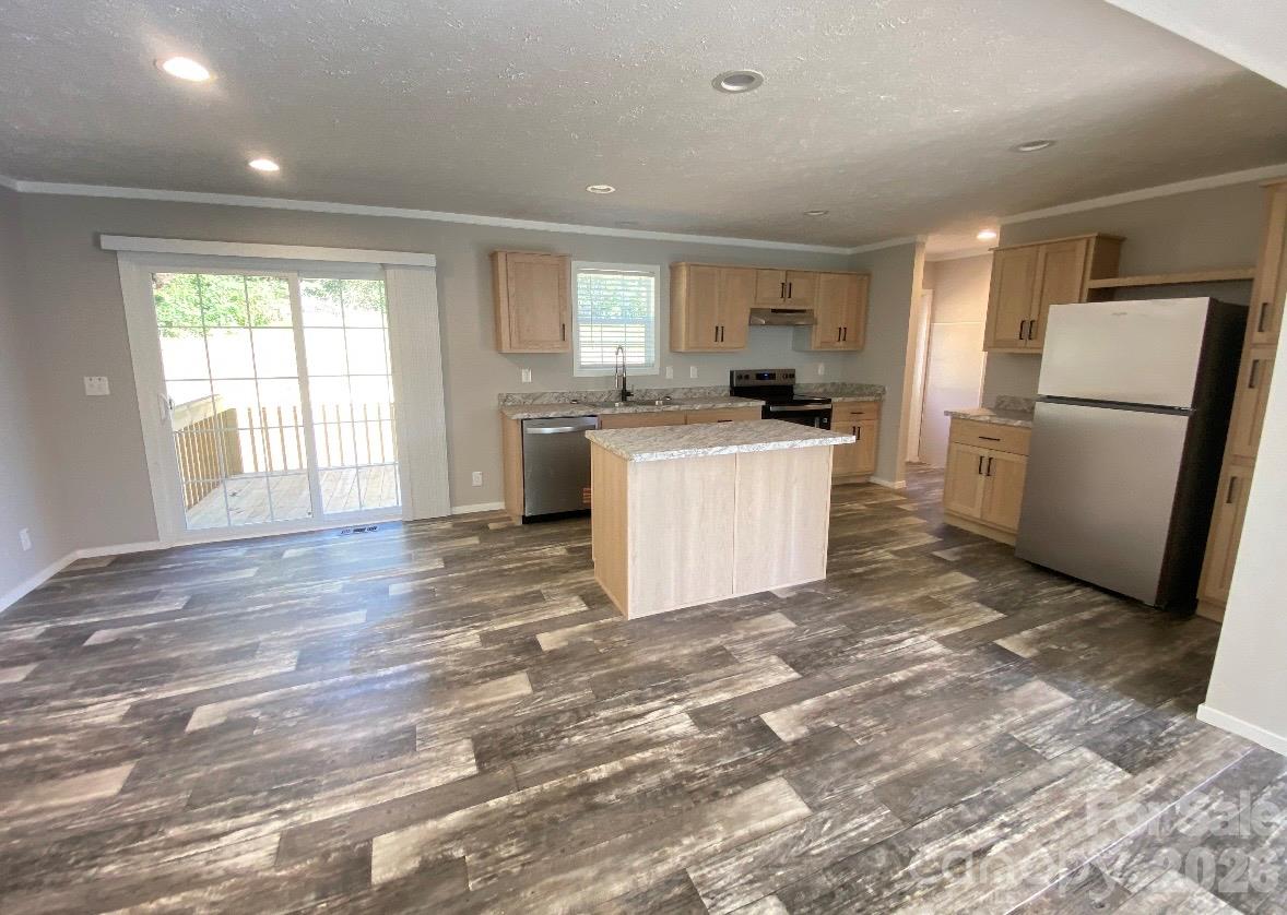 Single Family Residence at 1714 Old Amherst Circle, Morganton, photo 6 of 14