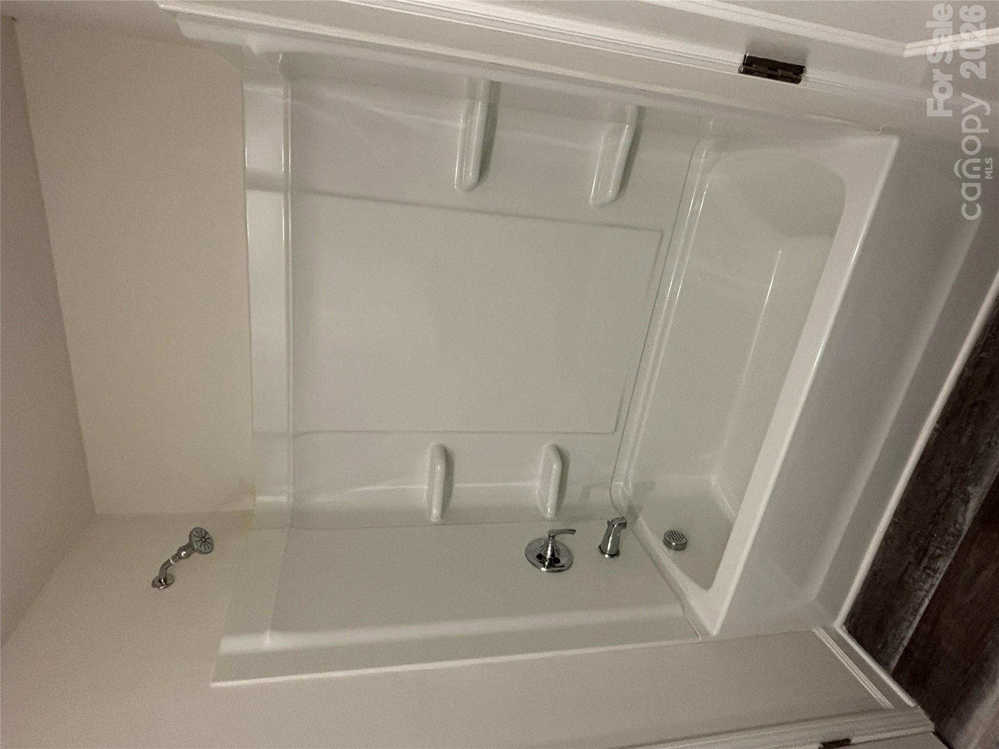 Hall Bath - 113 Stoney Lane, Cherryville