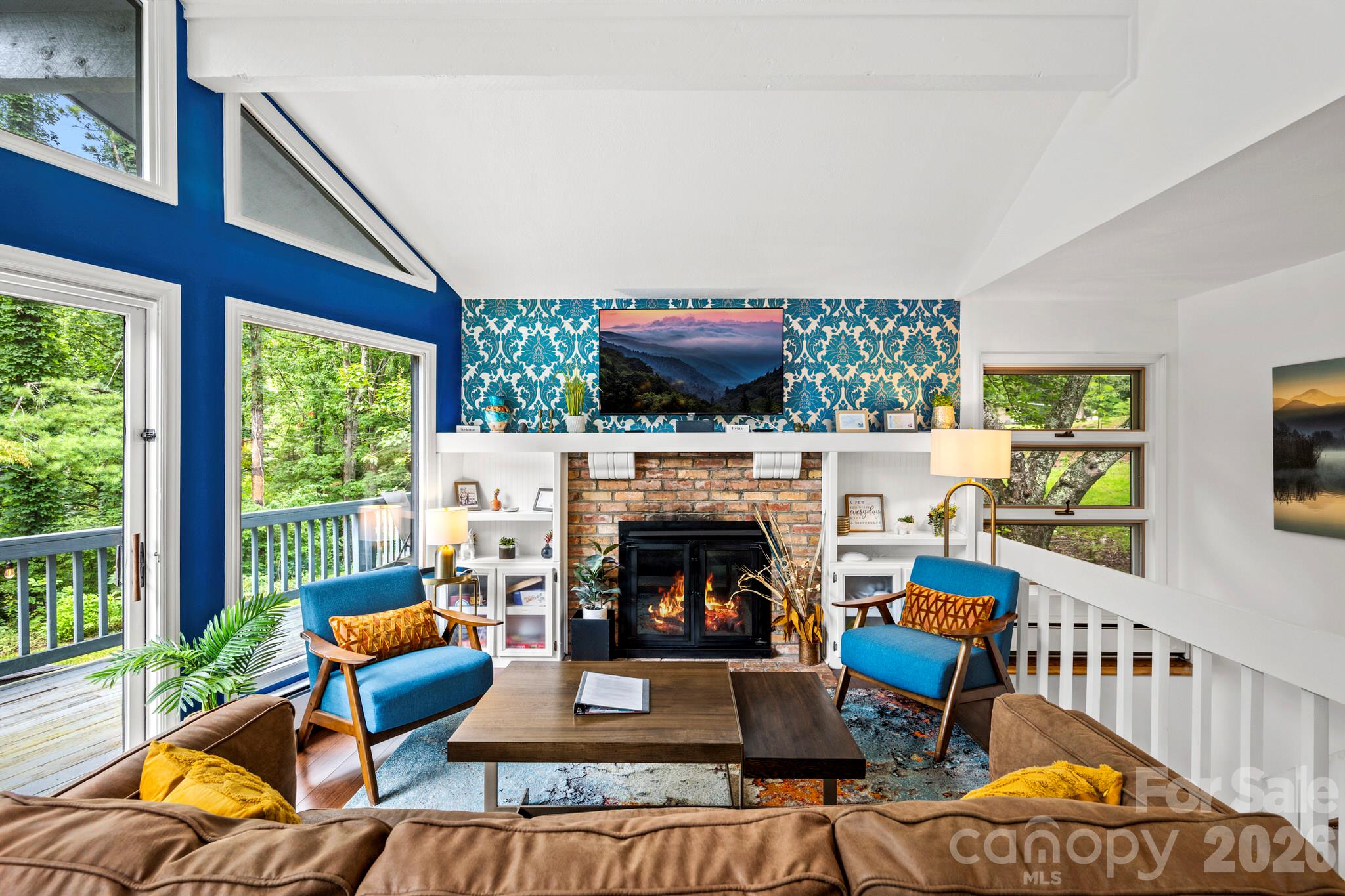 Living room - 266 Chestnut Walk Drive, Waynesville