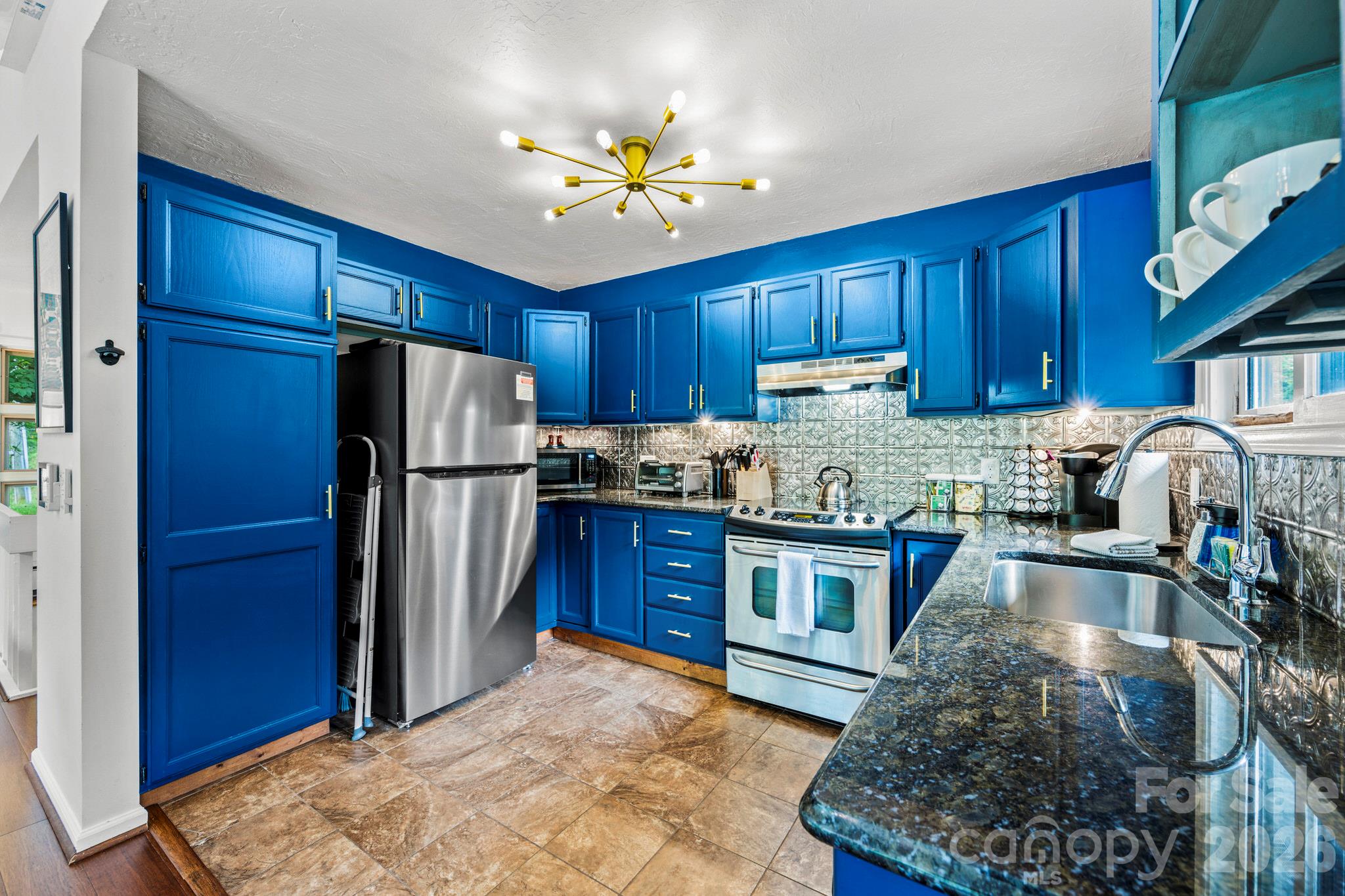 Single Family Residence at 266 Chestnut Walk Drive, Waynesville, photo 16 of 36