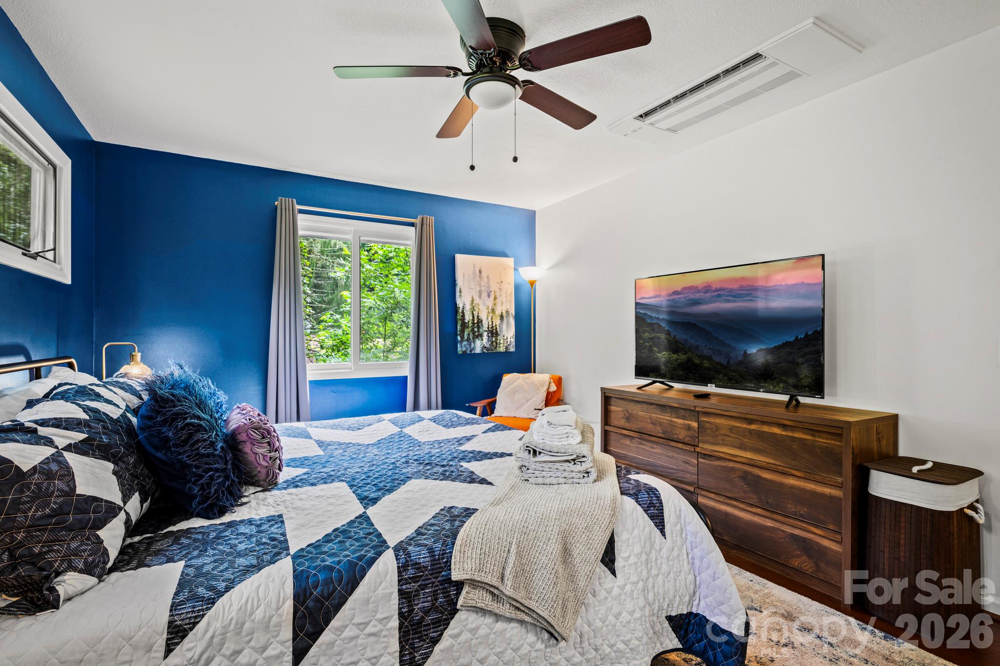 Primary bedroom - 266 Chestnut Walk Drive, Waynesville