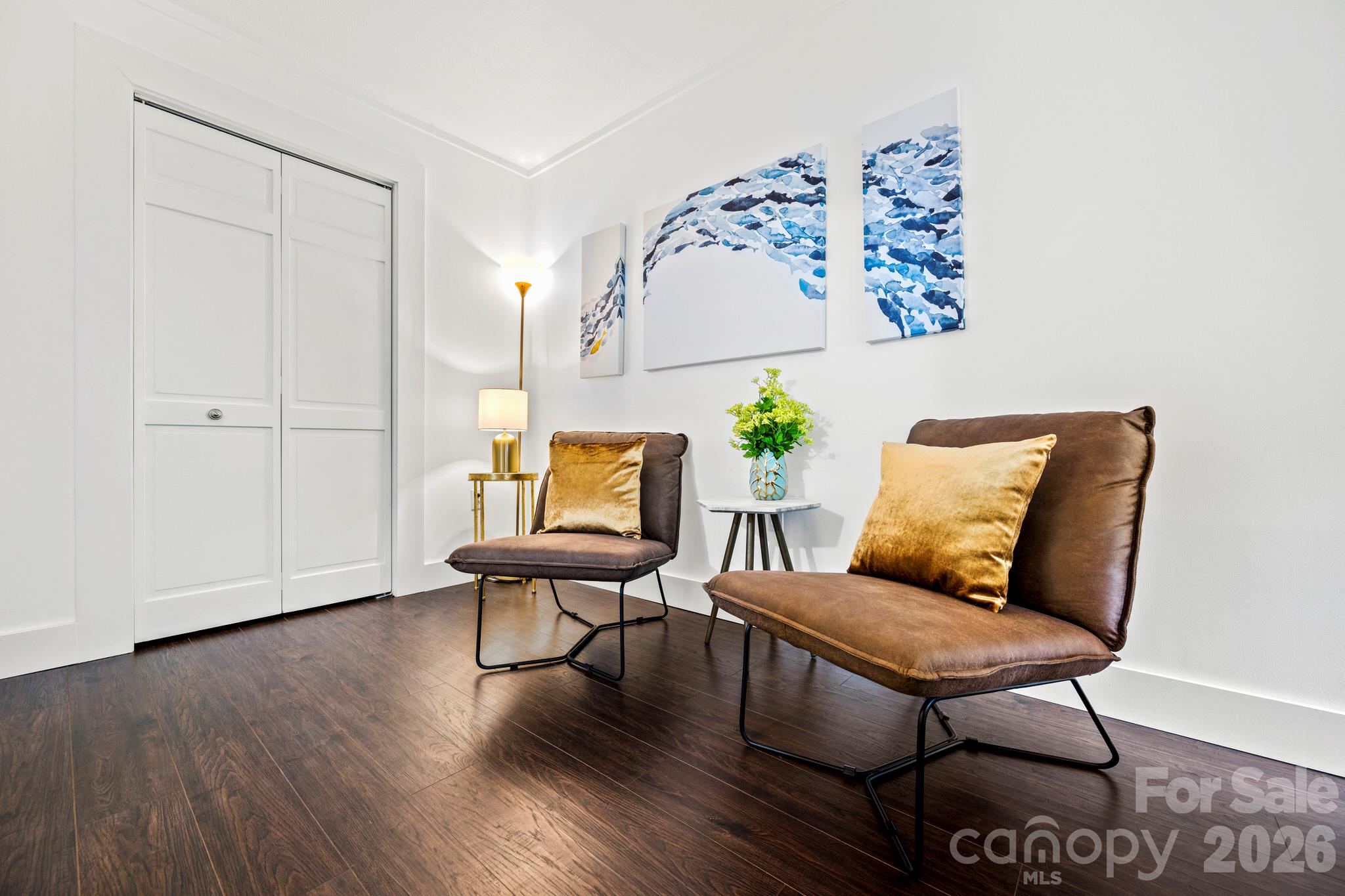 Sitting area in second bedroom - 266 Chestnut Walk Drive, Waynesville