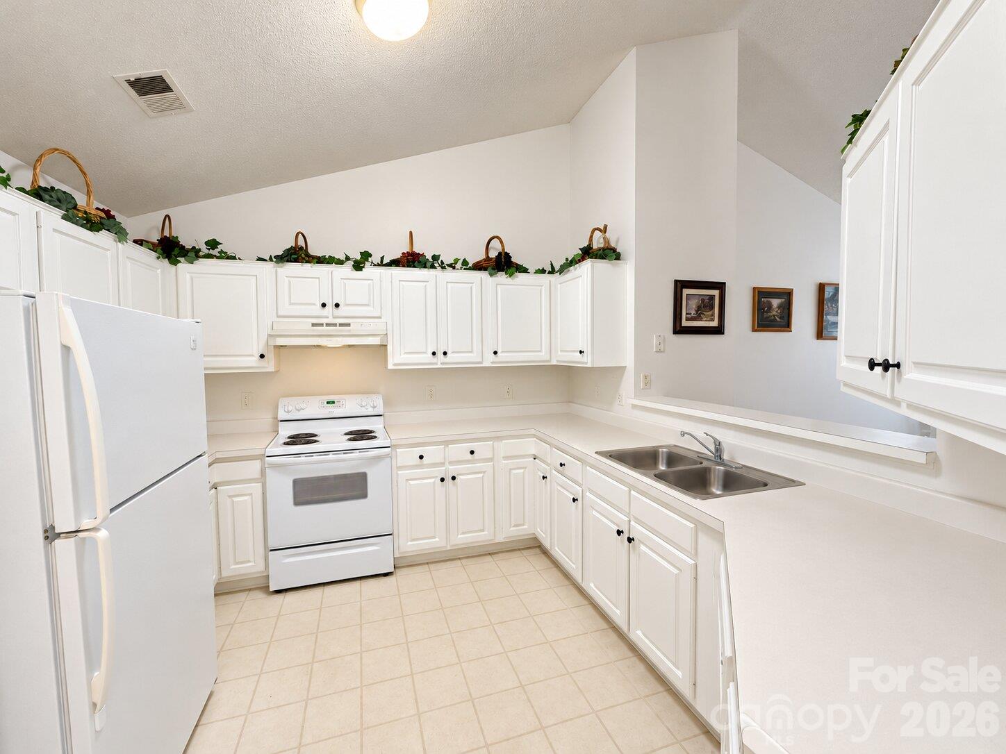 Single Family Residence at 3663 Canopy Oak Court, High Point, photo 9 of 10
