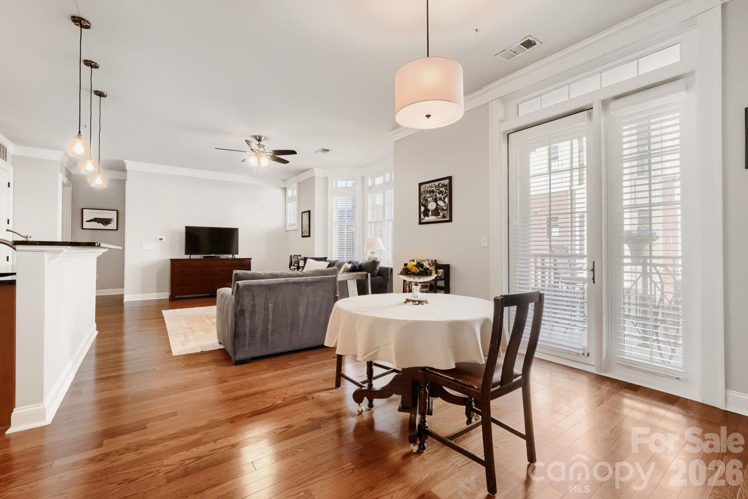 Dining open to living and kitchen - 2810 Selwyn Avenue, Charlotte