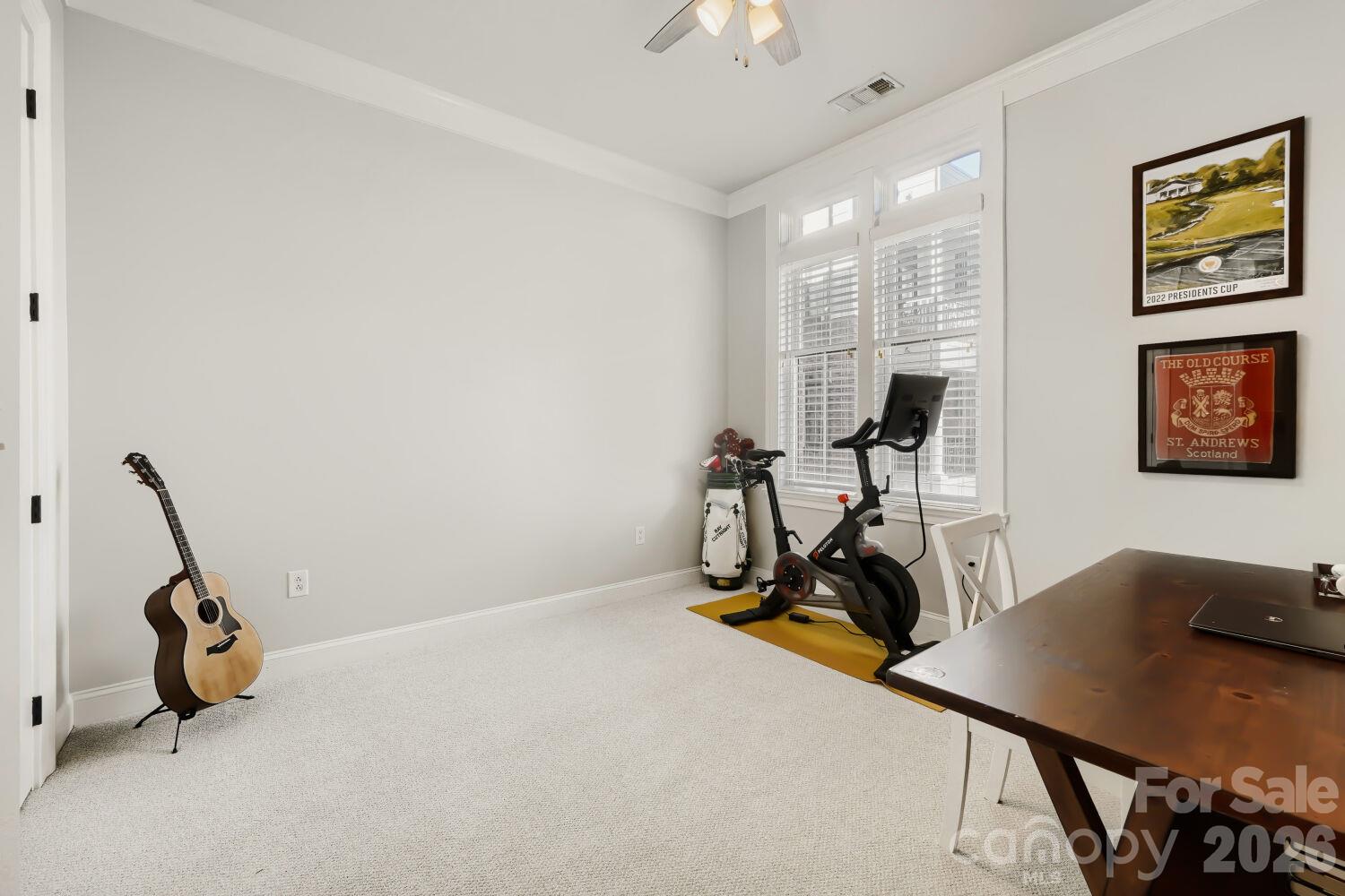 Secondary bedroom - 2810 Selwyn Avenue, Charlotte