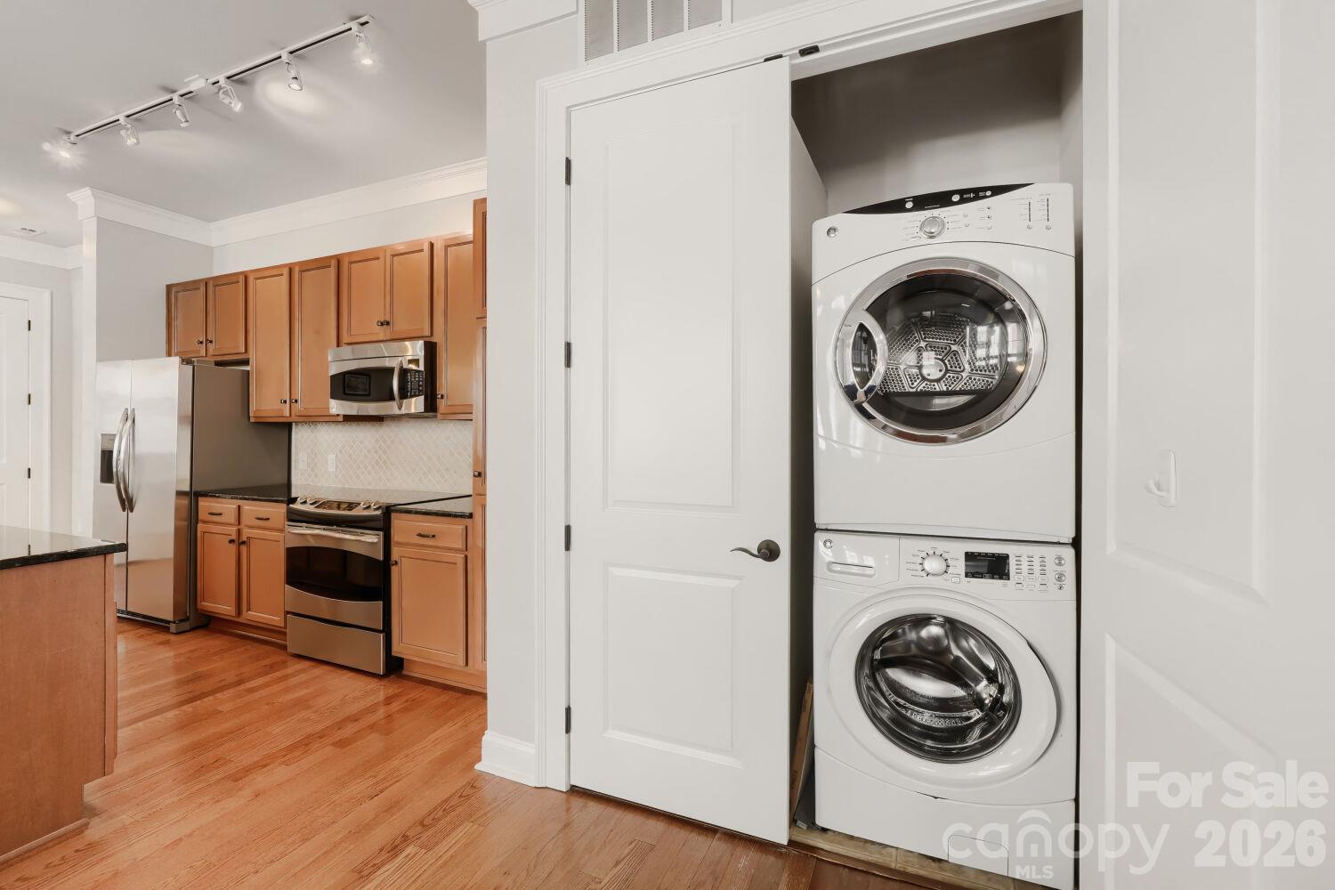 Laundry closet - 2810 Selwyn Avenue, Charlotte