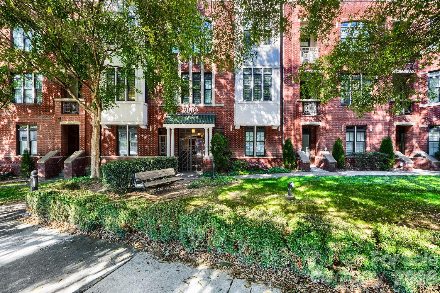 Community exterior - 2810 Selwyn Avenue, Charlotte