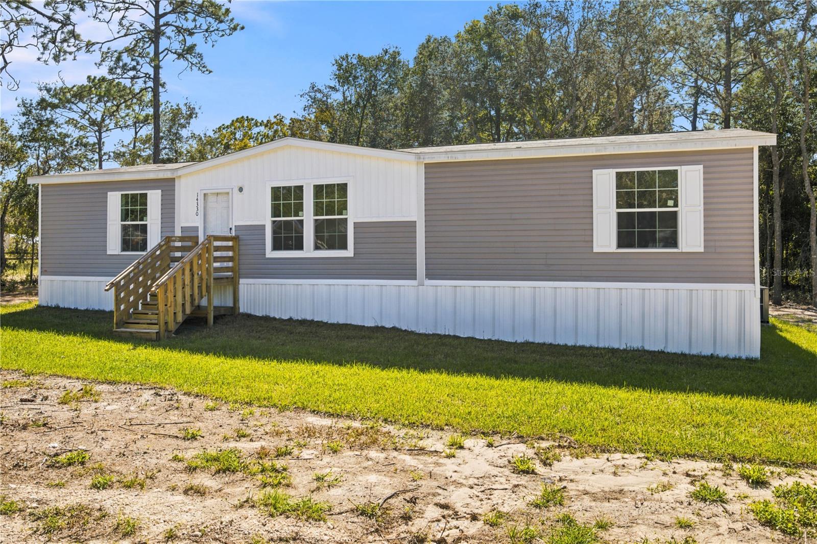 Manufactured Home at 14330 SE 28TH ST, MORRISTON, photo 3 of 39