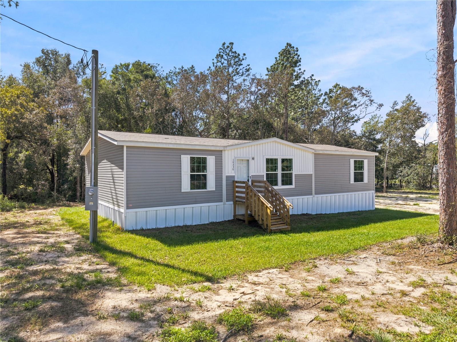Manufactured Home at 14330 SE 28TH ST, MORRISTON, photo 4 of 39