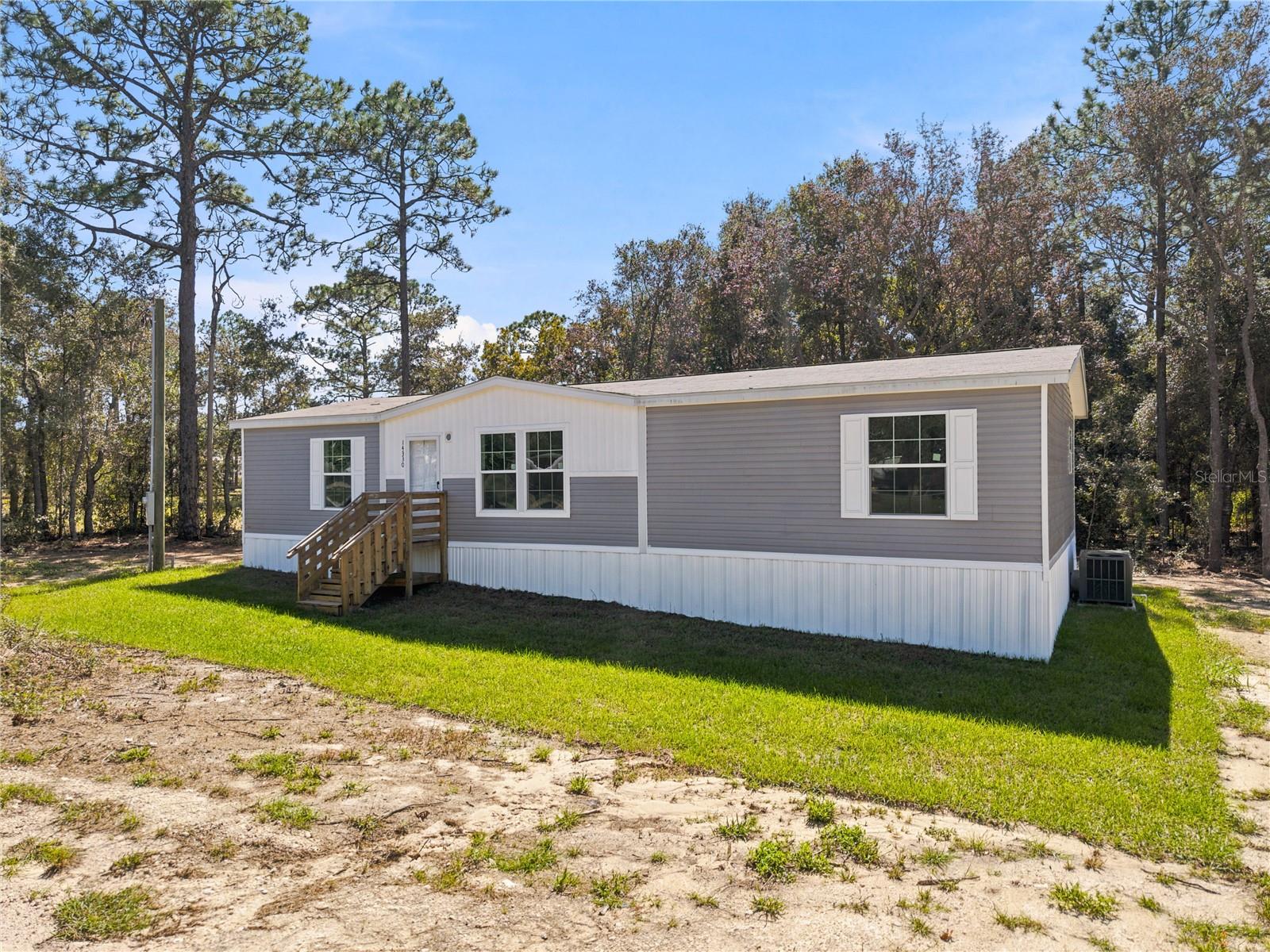 Manufactured Home at 14330 SE 28TH ST, MORRISTON, photo 5 of 39