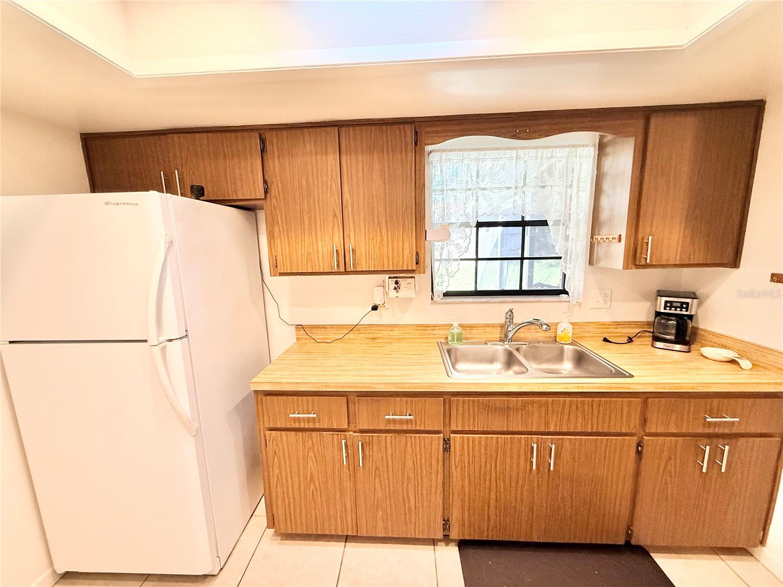 Single Family Residence at 1031 PARK AVE, TAVARES, photo 4 of 26