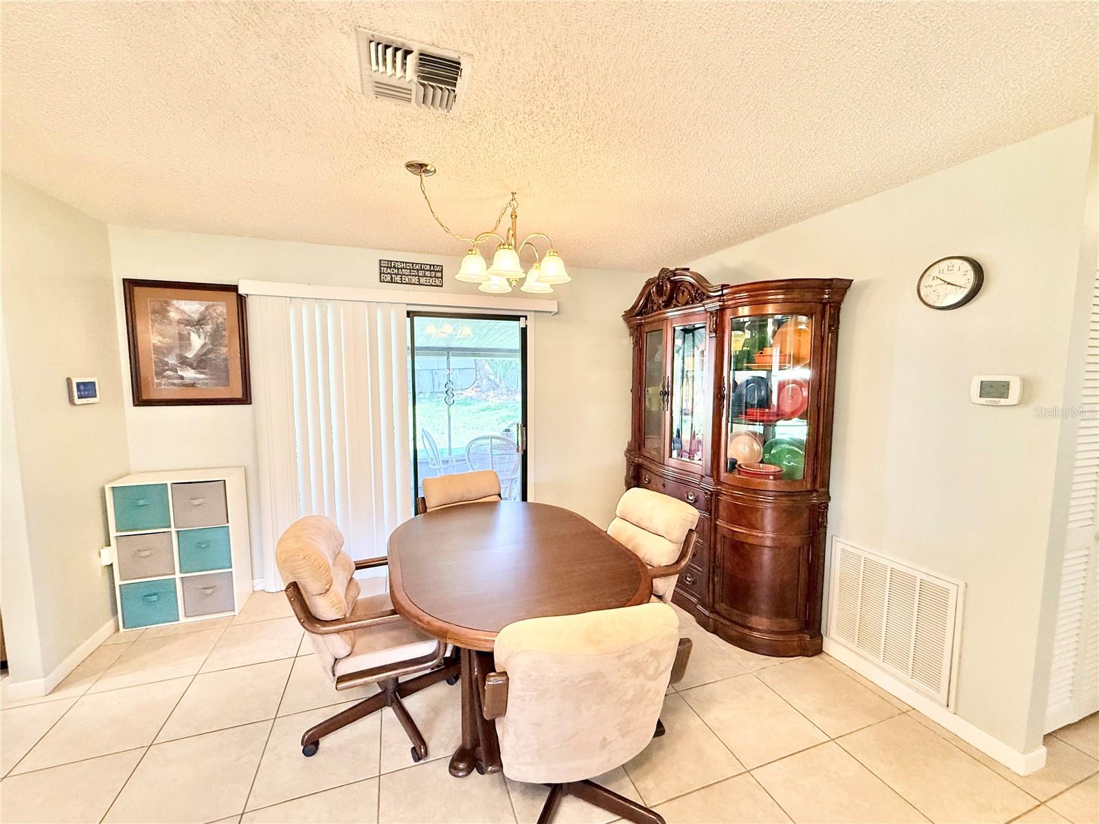 Single Family Residence at 1031 PARK AVE, TAVARES, photo 6 of 26