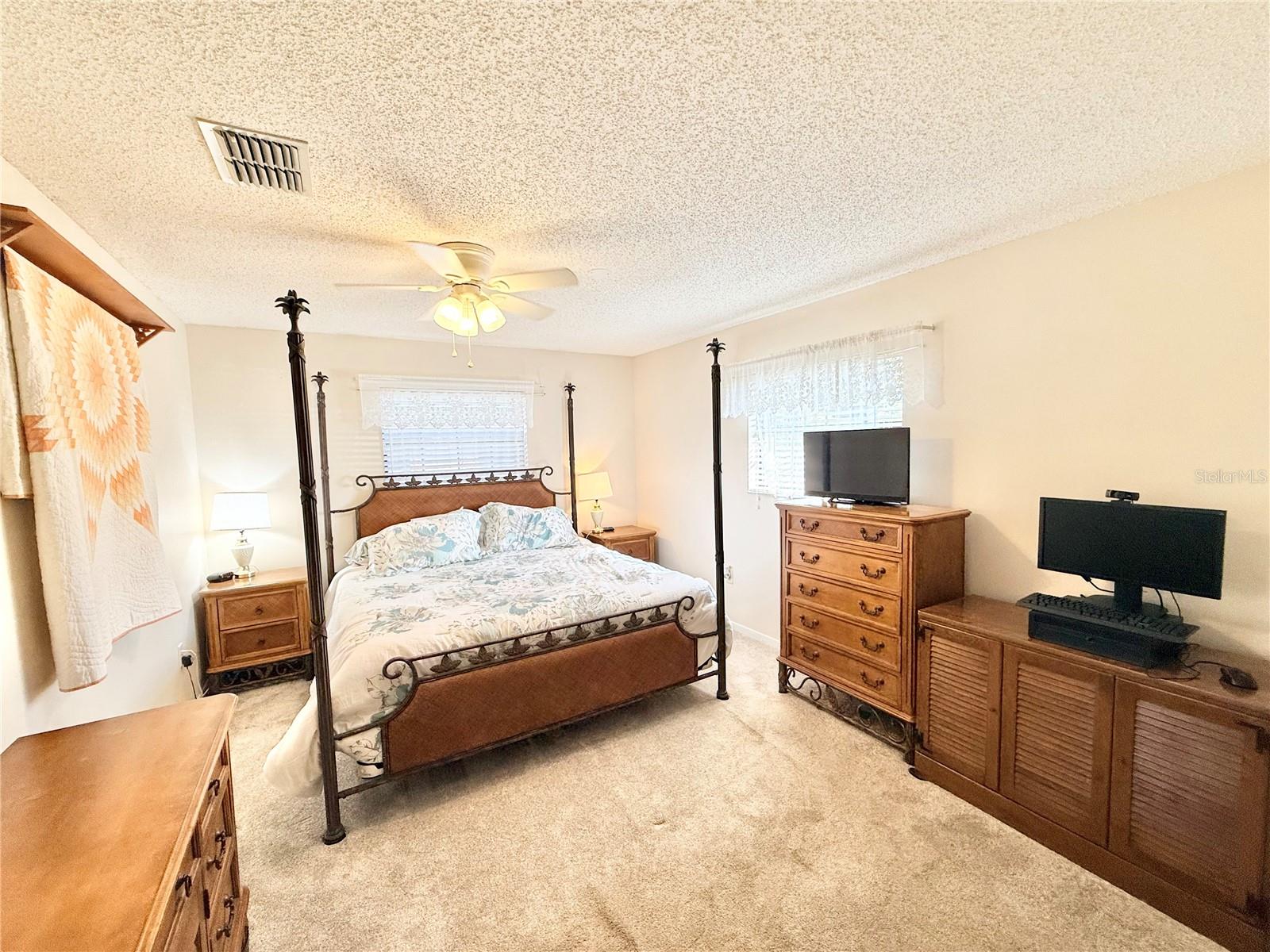 Single Family Residence at 1031 PARK AVE, TAVARES, photo 10 of 26