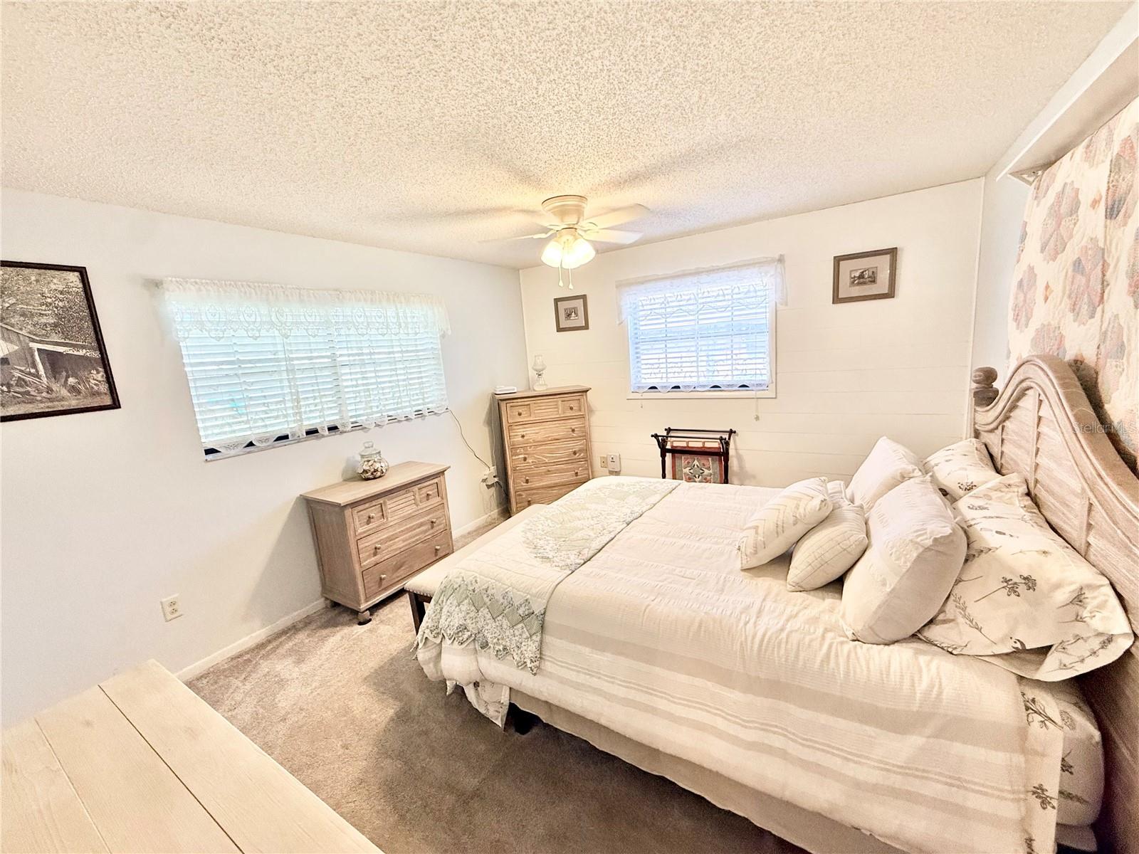 Single Family Residence at 1031 PARK AVE, TAVARES, photo 12 of 26