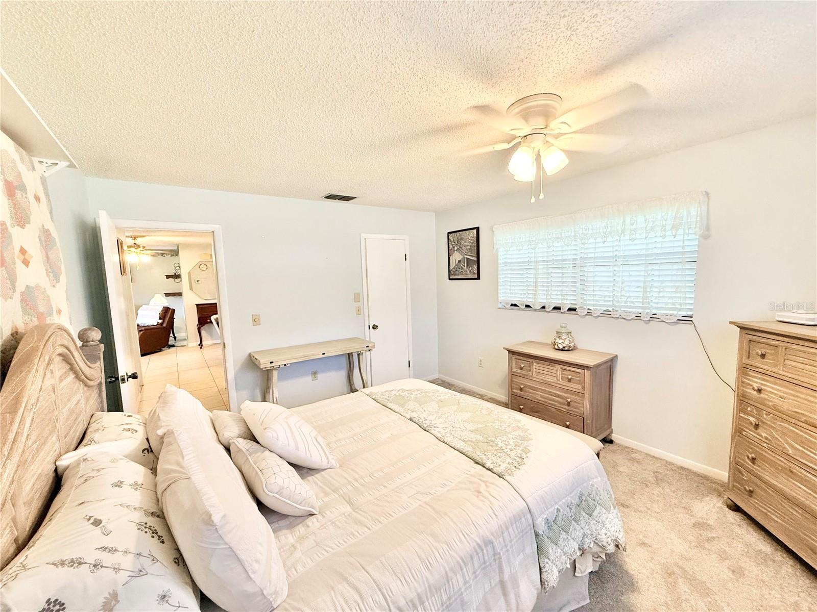 Single Family Residence at 1031 PARK AVE, TAVARES, photo 13 of 26