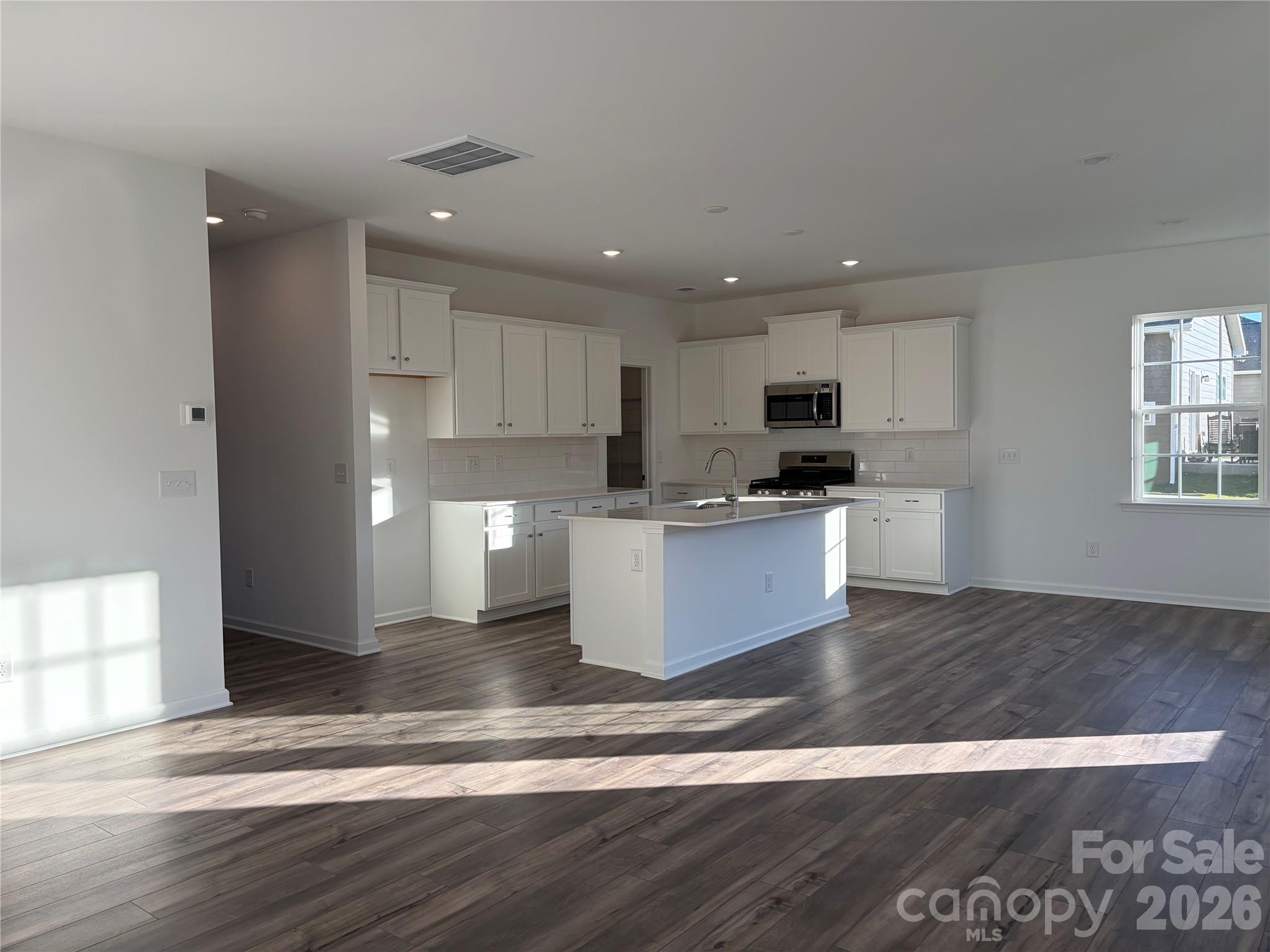 Single Family Residence at 1133 Coopers Court, Belmont, photo 6 of 31