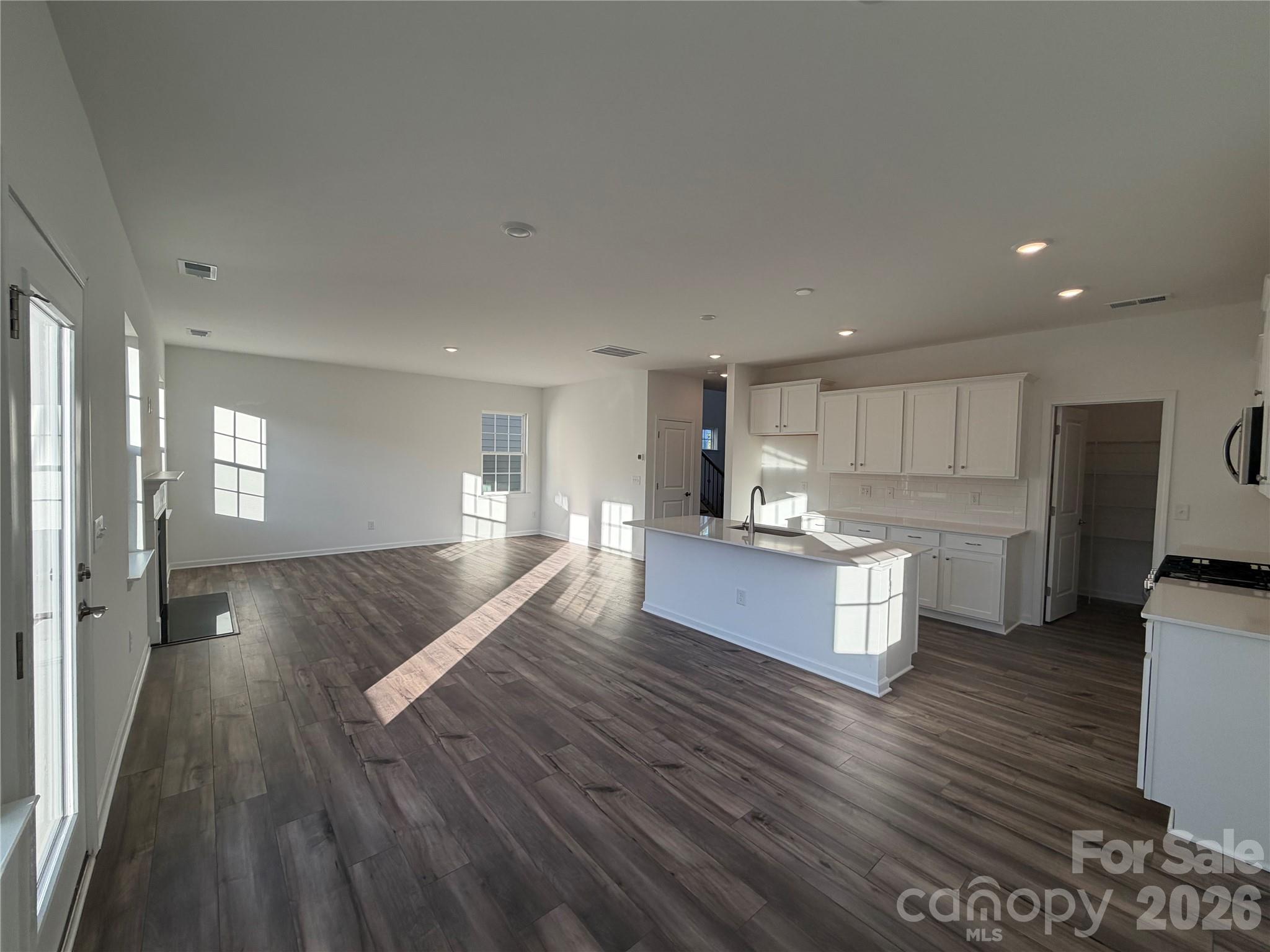Single Family Residence at 1133 Coopers Court, Belmont, photo 8 of 31