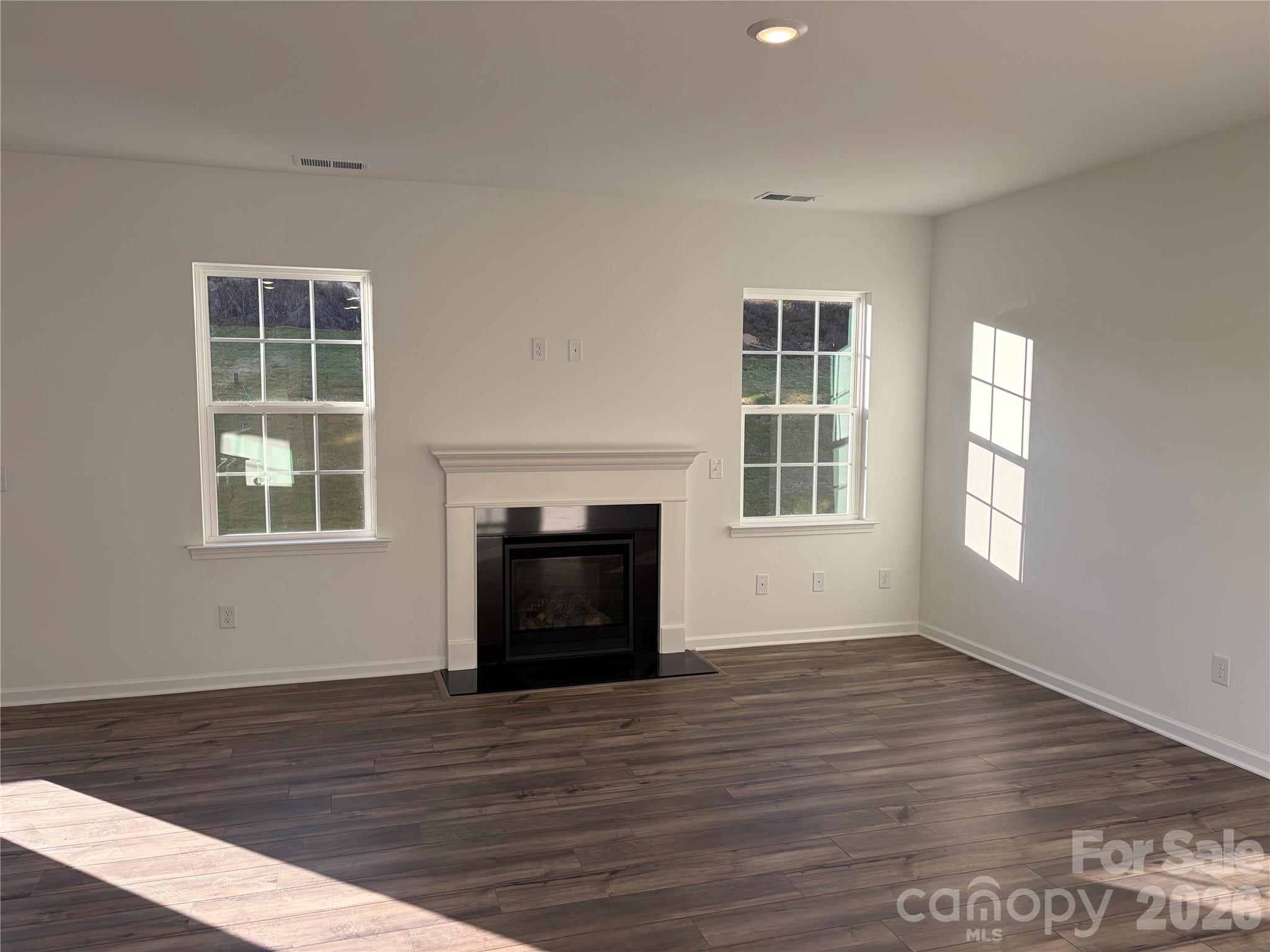 Single Family Residence at 1133 Coopers Court, Belmont, photo 10 of 31
