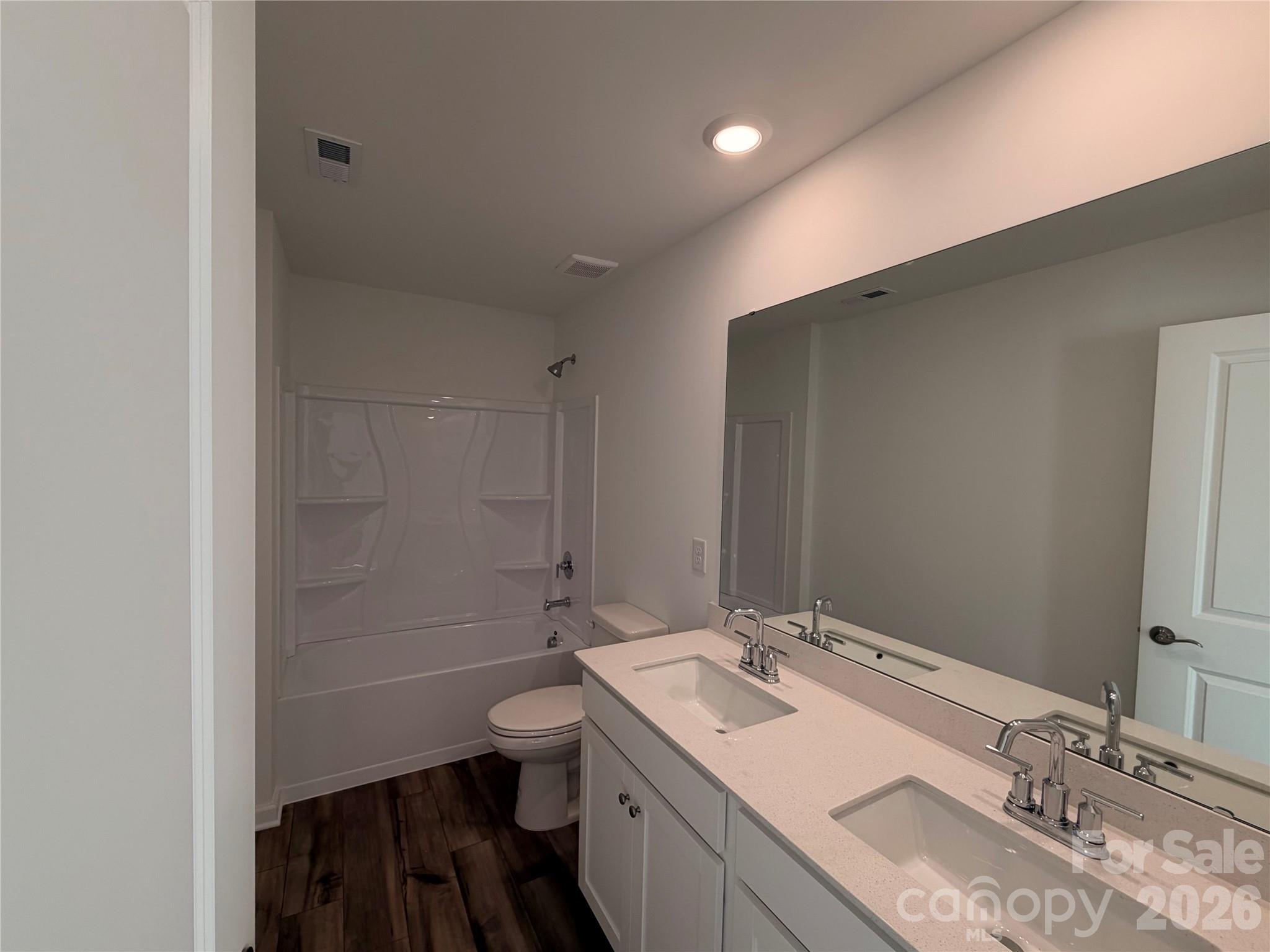Single Family Residence at 1133 Coopers Court, Belmont, photo 16 of 31