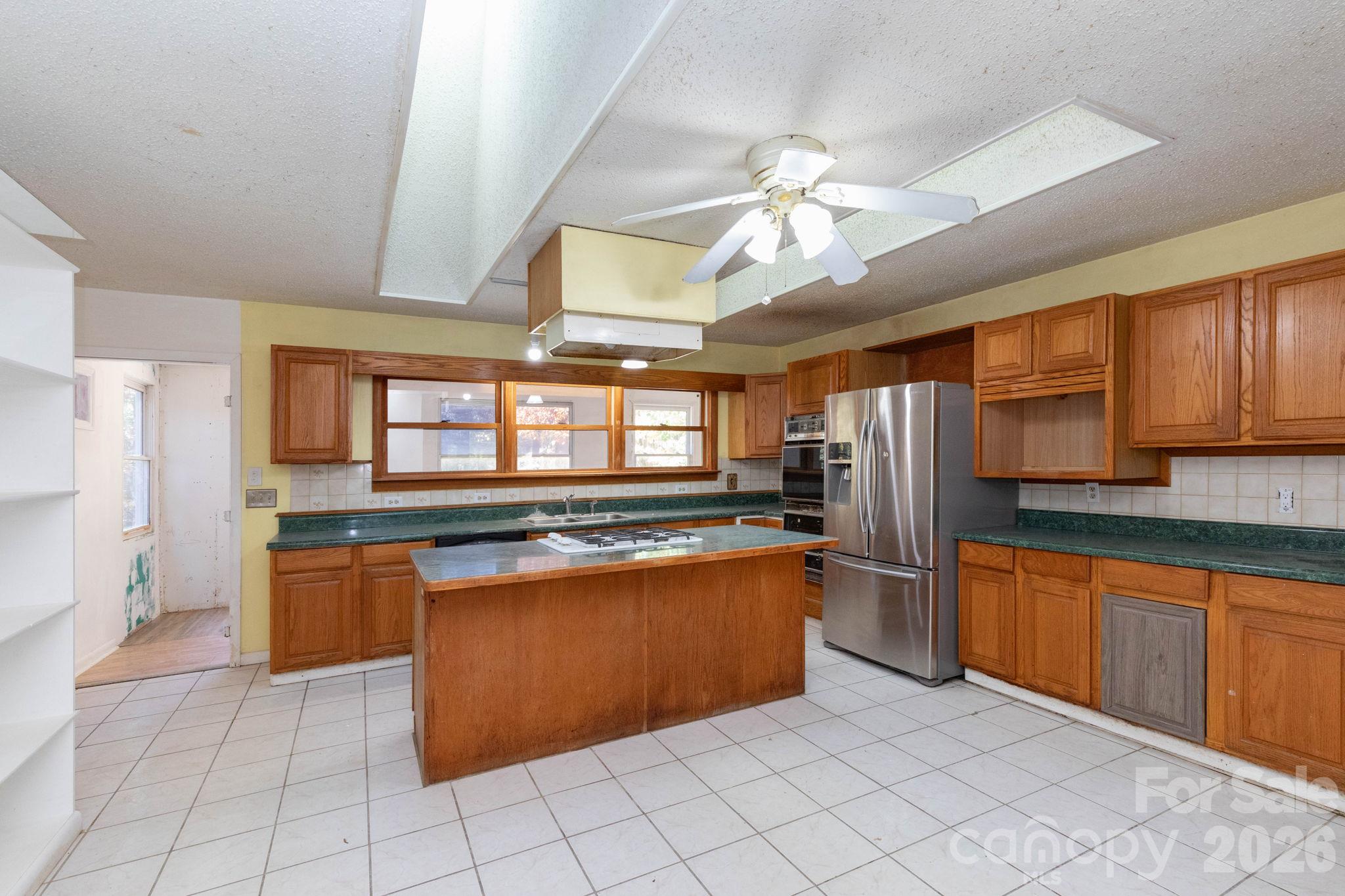Kitchen - 65 Chestnut Hill Road, Black Mountain