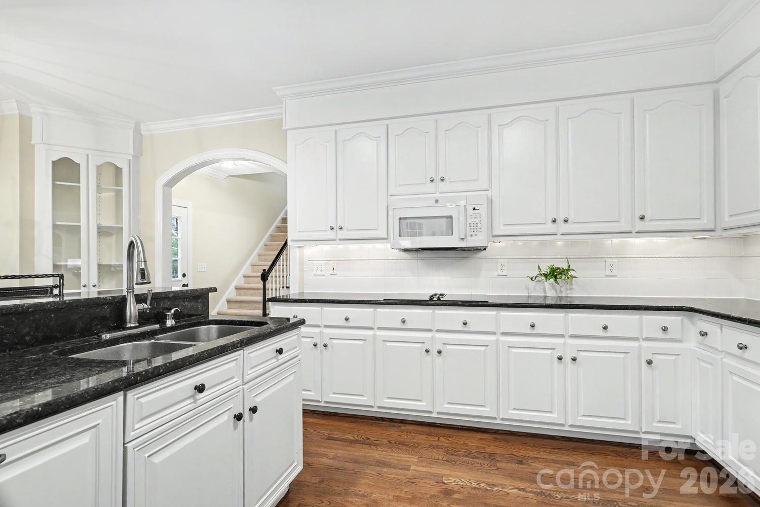 Kitchen - 6325 County Donegal Court, Charlotte