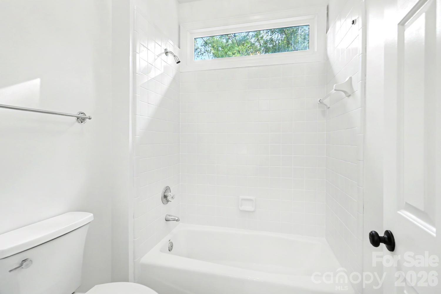 Jack & Jill Bath - 6325 County Donegal Court, Charlotte