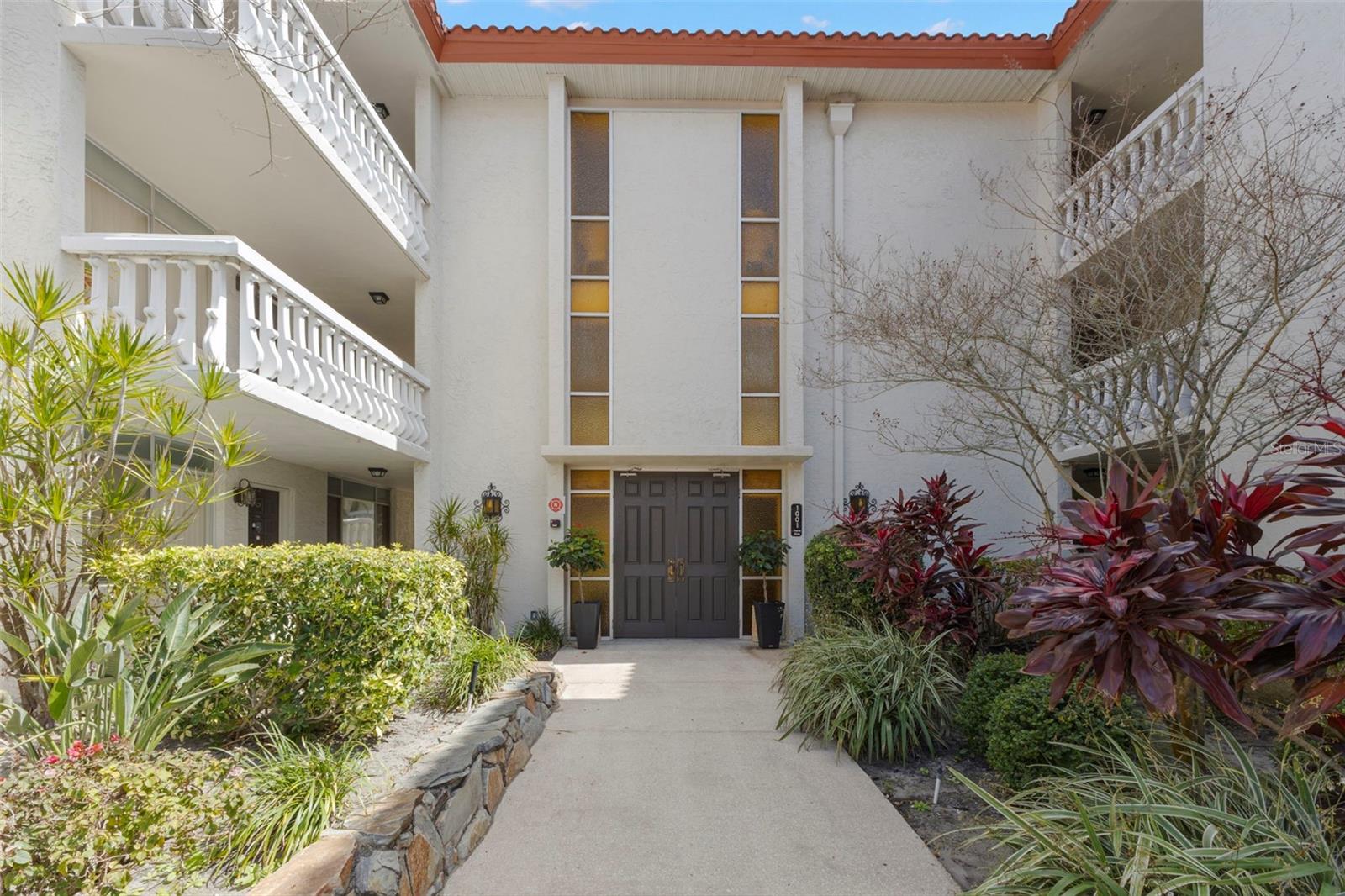 1001 PEARCE DR #302