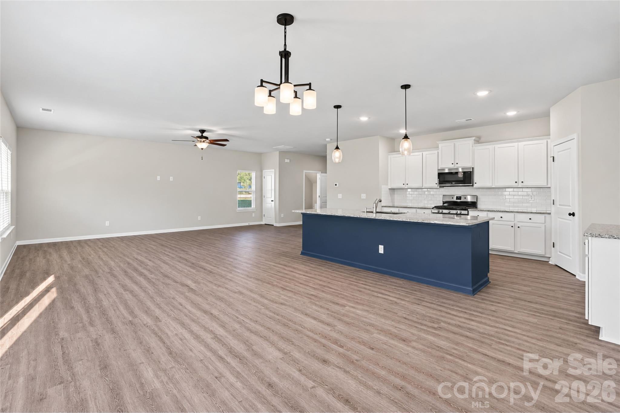 Single Family Residence at 8921 Sawyer Run Court, Charlotte, photo 2 of 21
