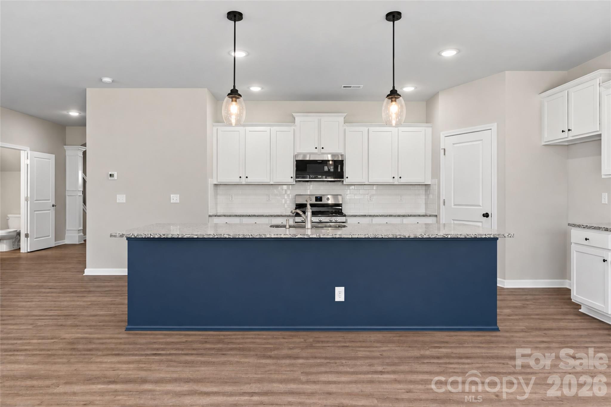 Single Family Residence at 8921 Sawyer Run Court, Charlotte, photo 4 of 21