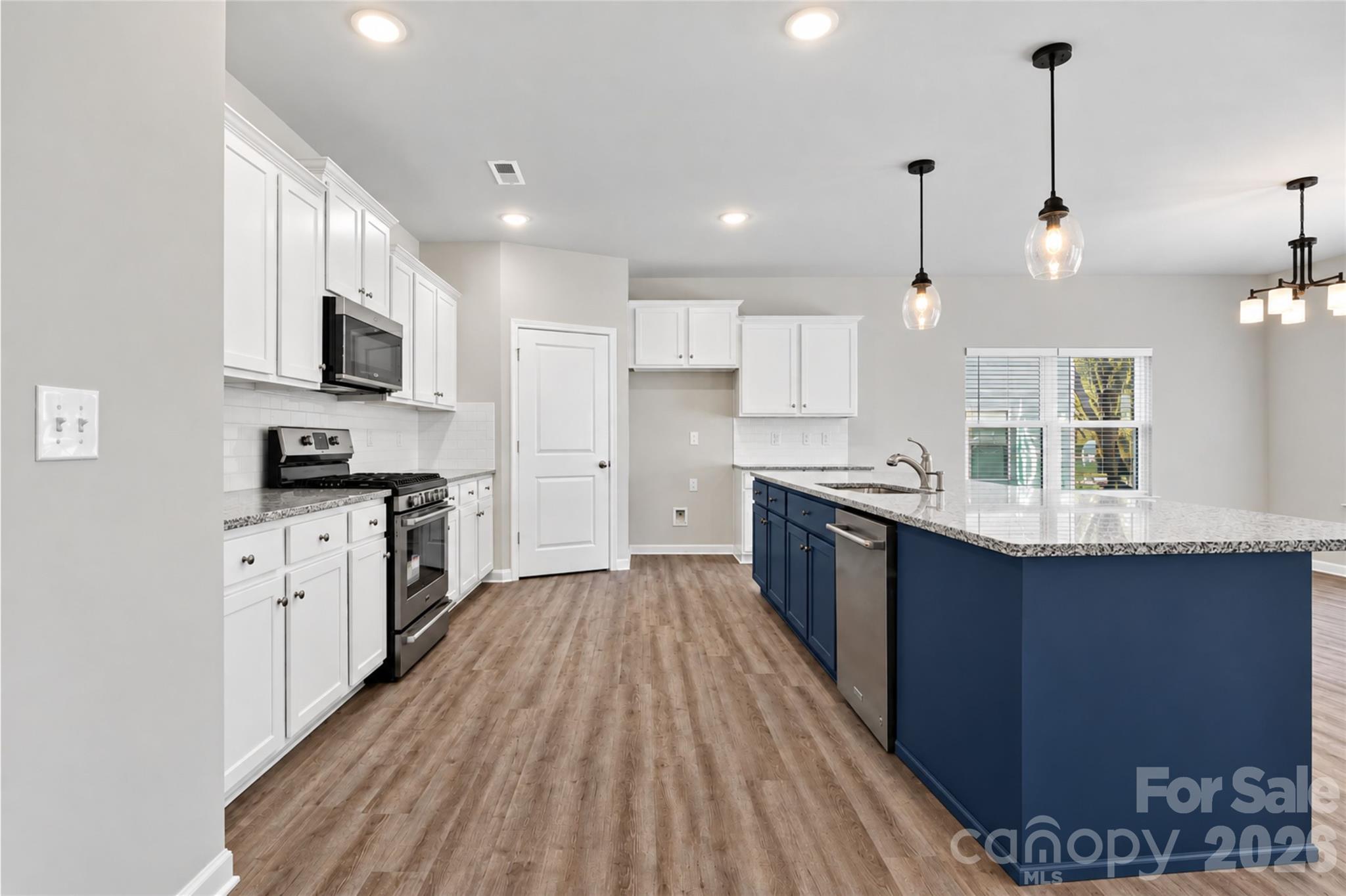 Single Family Residence at 8921 Sawyer Run Court, Charlotte, photo 6 of 21