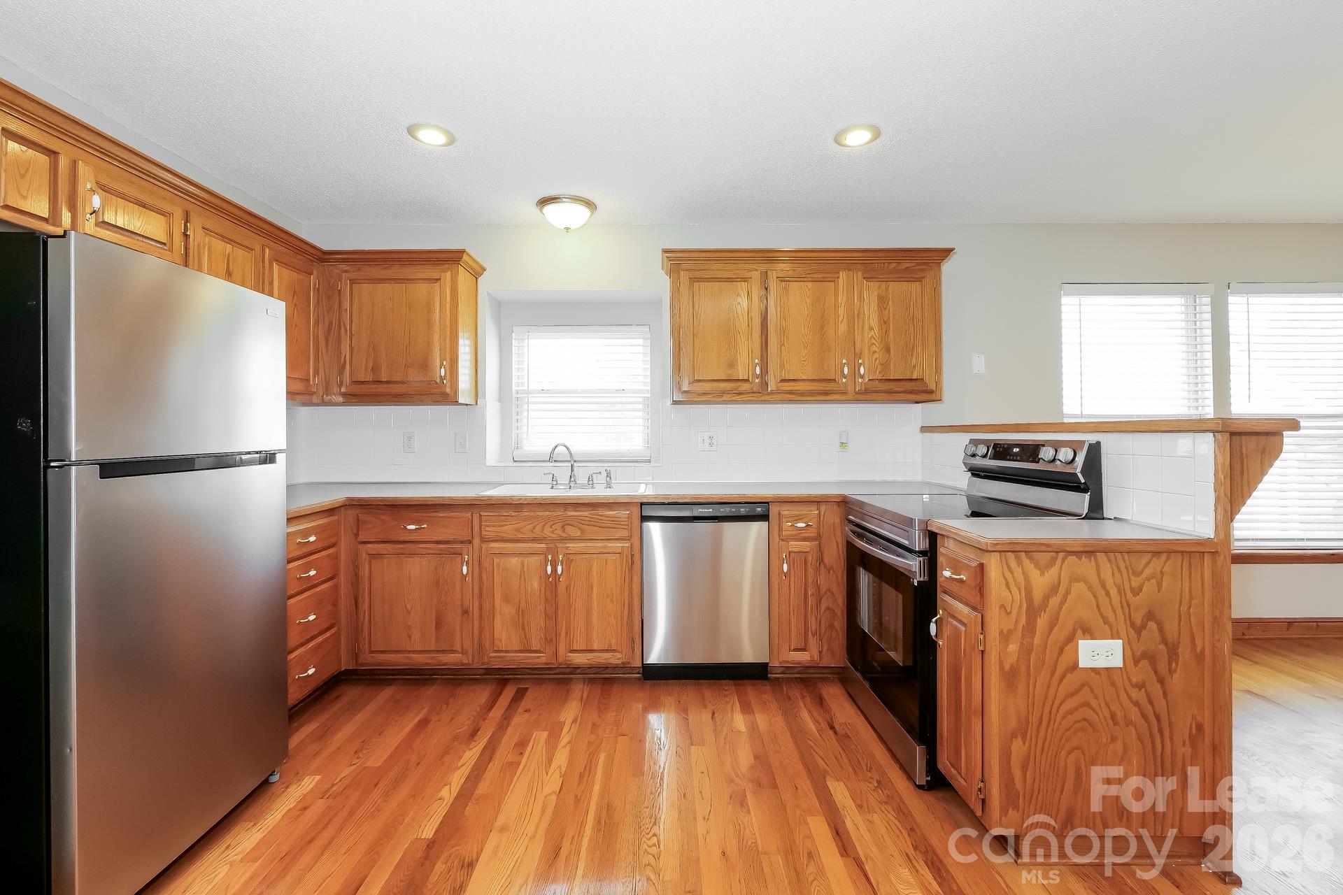 Single Family Residence at 1014 Black Oak Drive, Gastonia, photo 4 of 16