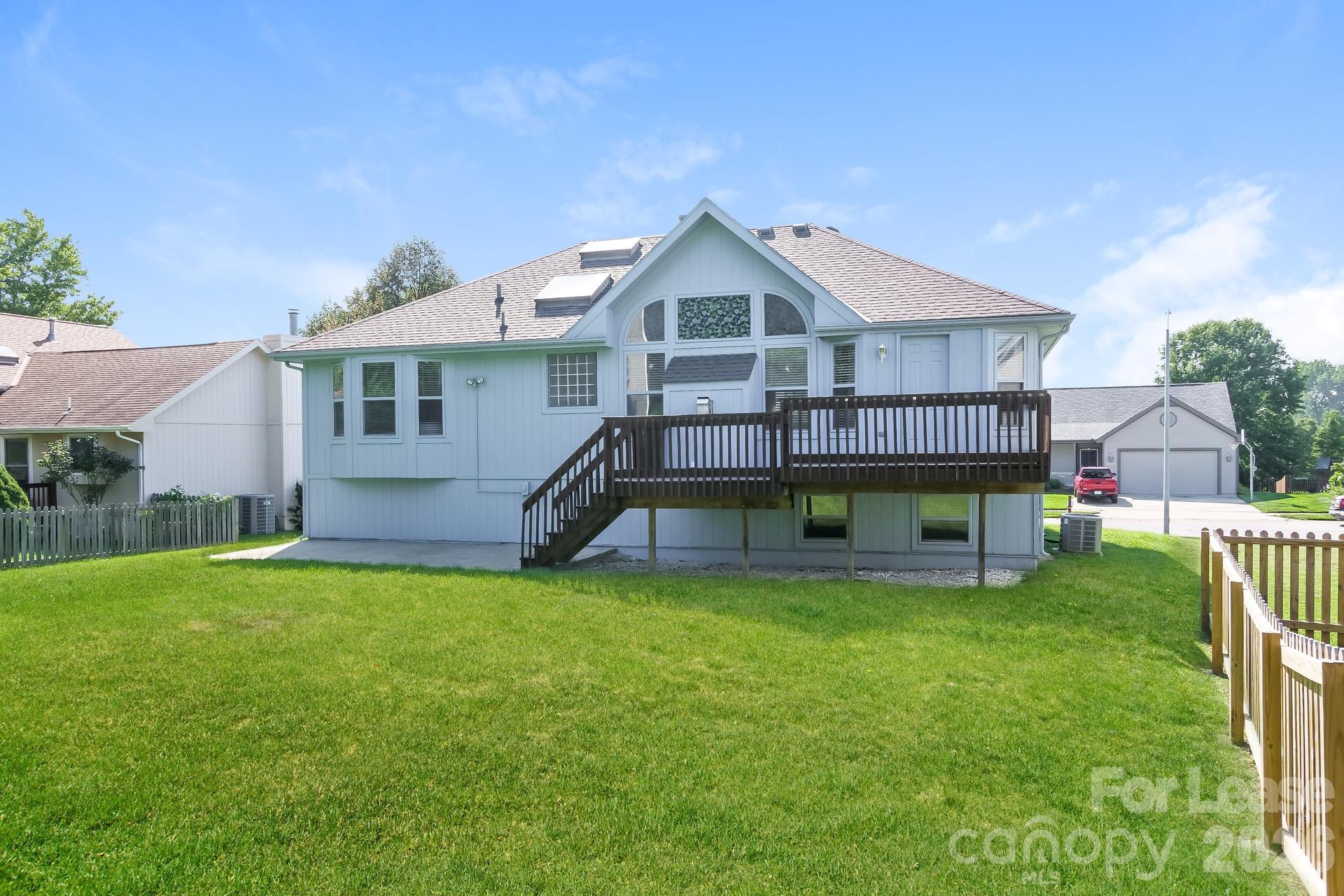 Single Family Residence at 1014 Black Oak Drive, Gastonia, photo 15 of 16