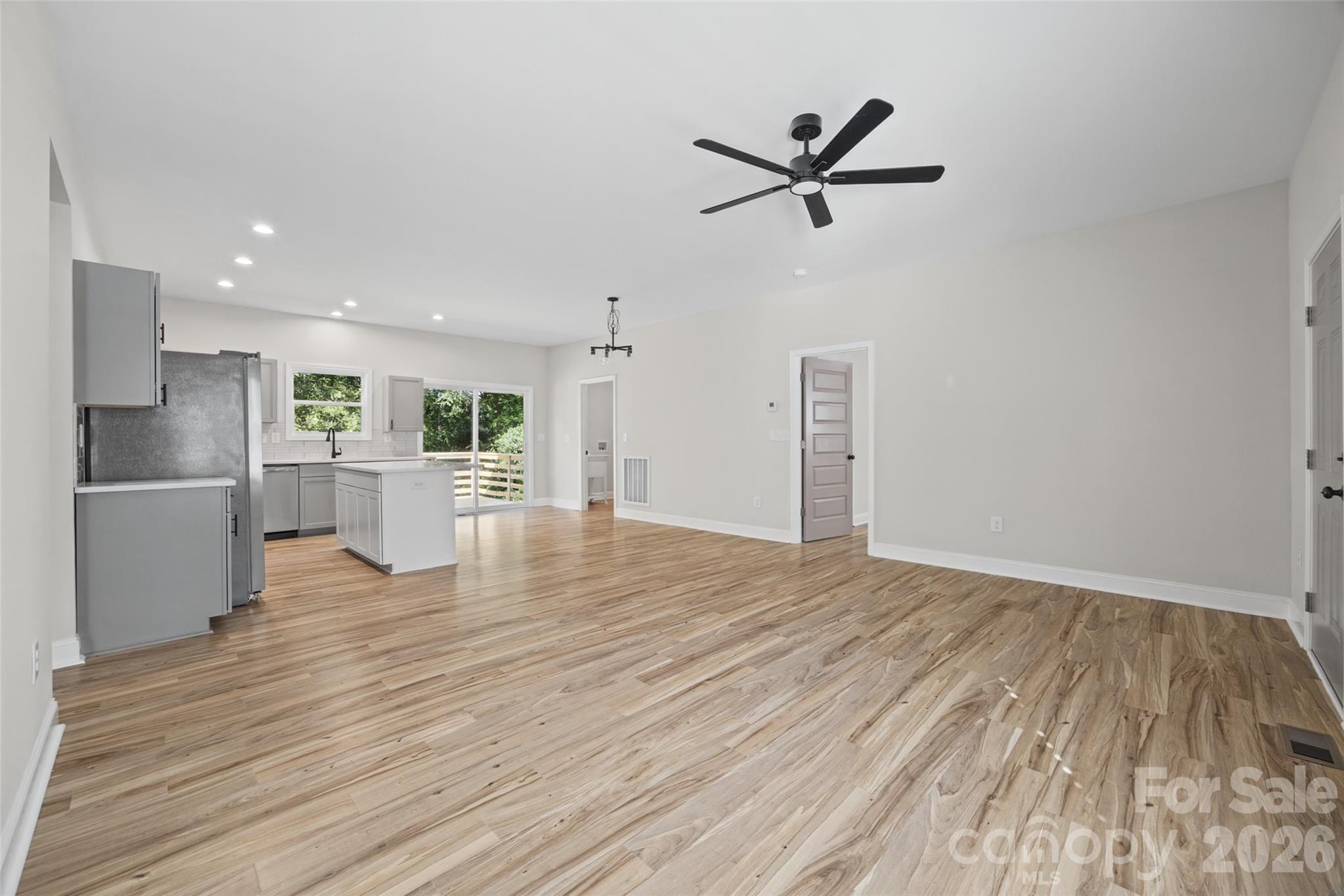 Single Family Residence at 187 Williams Street, York, photo 7 of 31