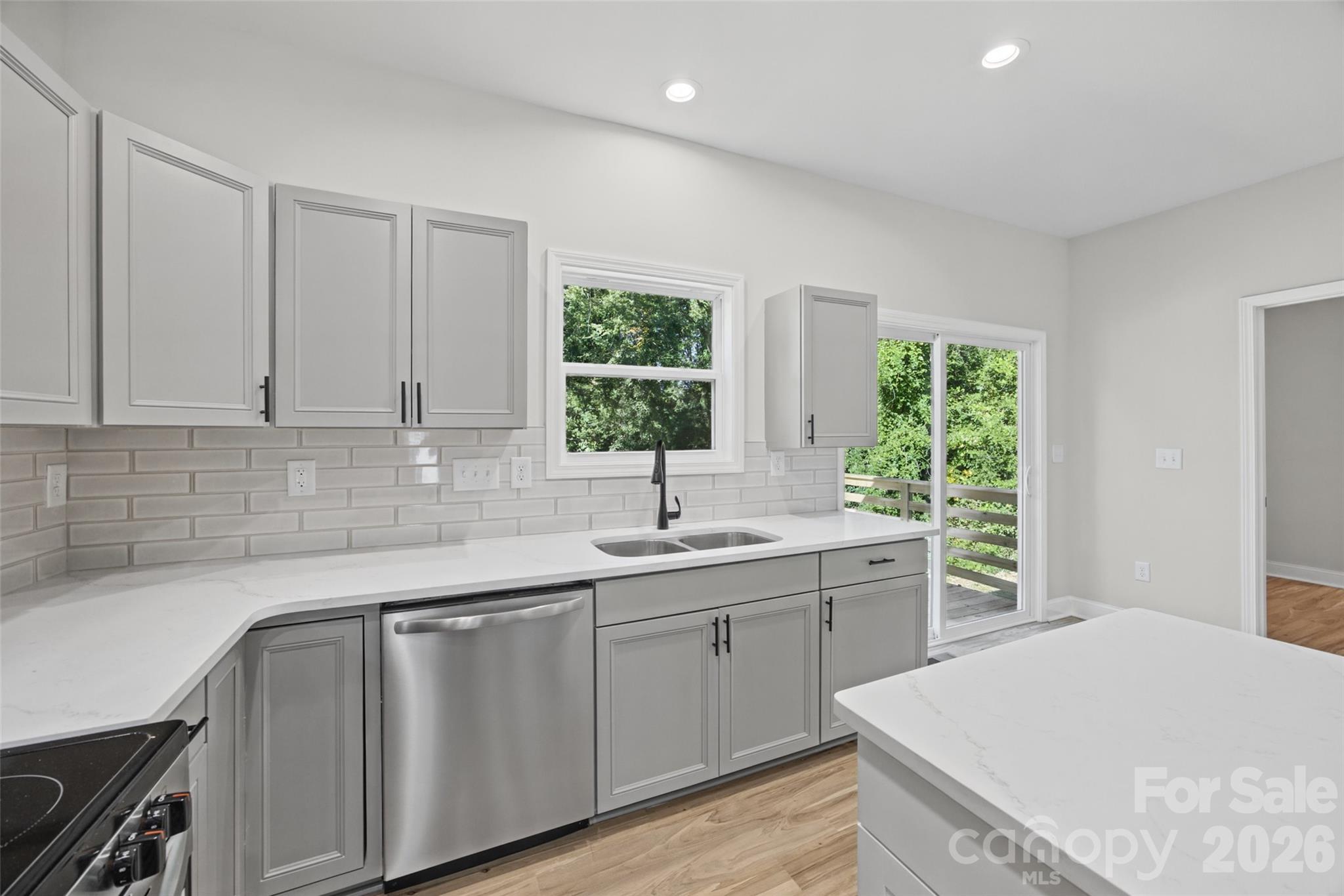 Single Family Residence at 187 Williams Street, York, photo 14 of 31