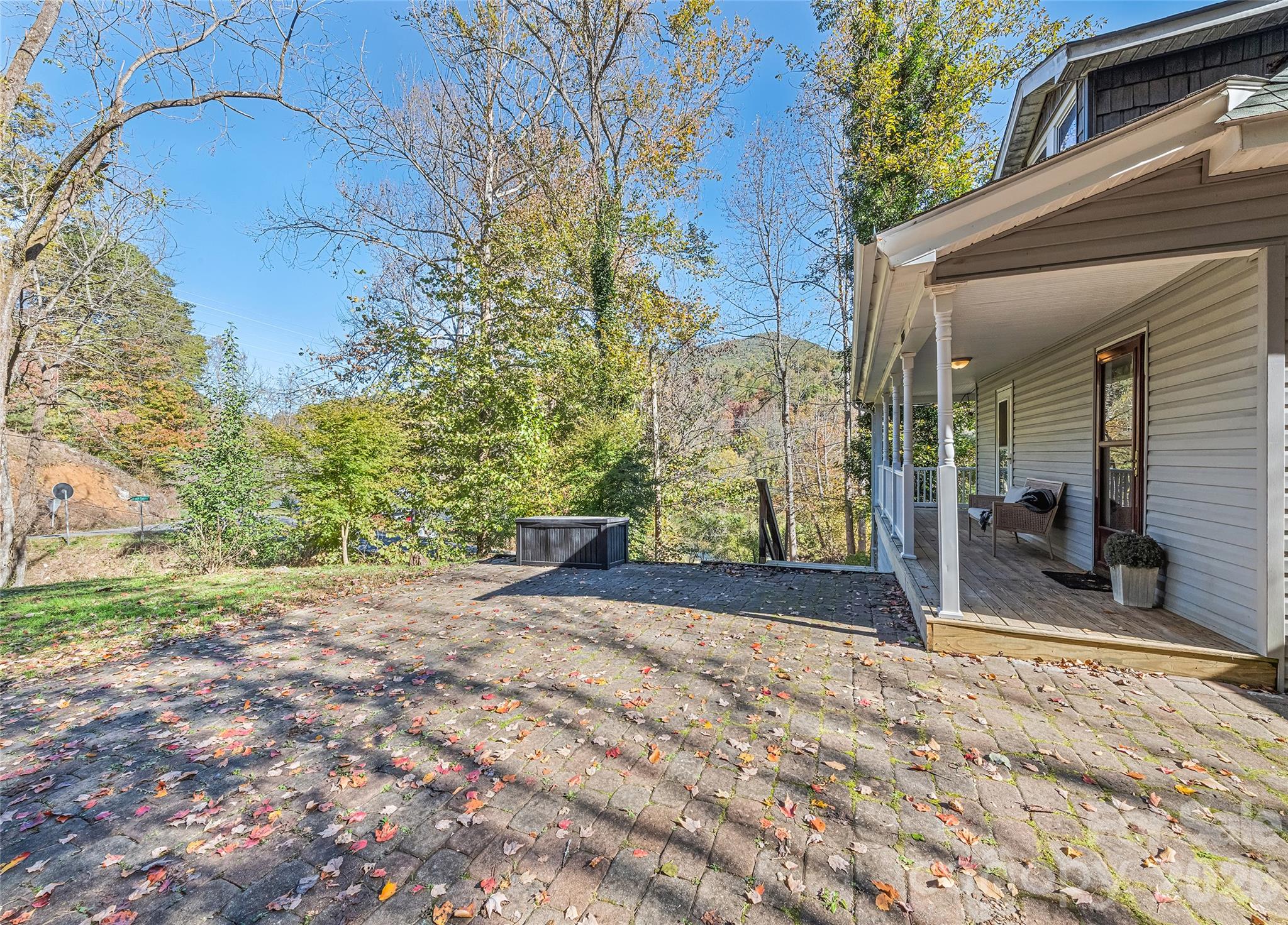 Single Family Residence at 1955 Mockingbird Lane, Sylva, photo 19 of 30