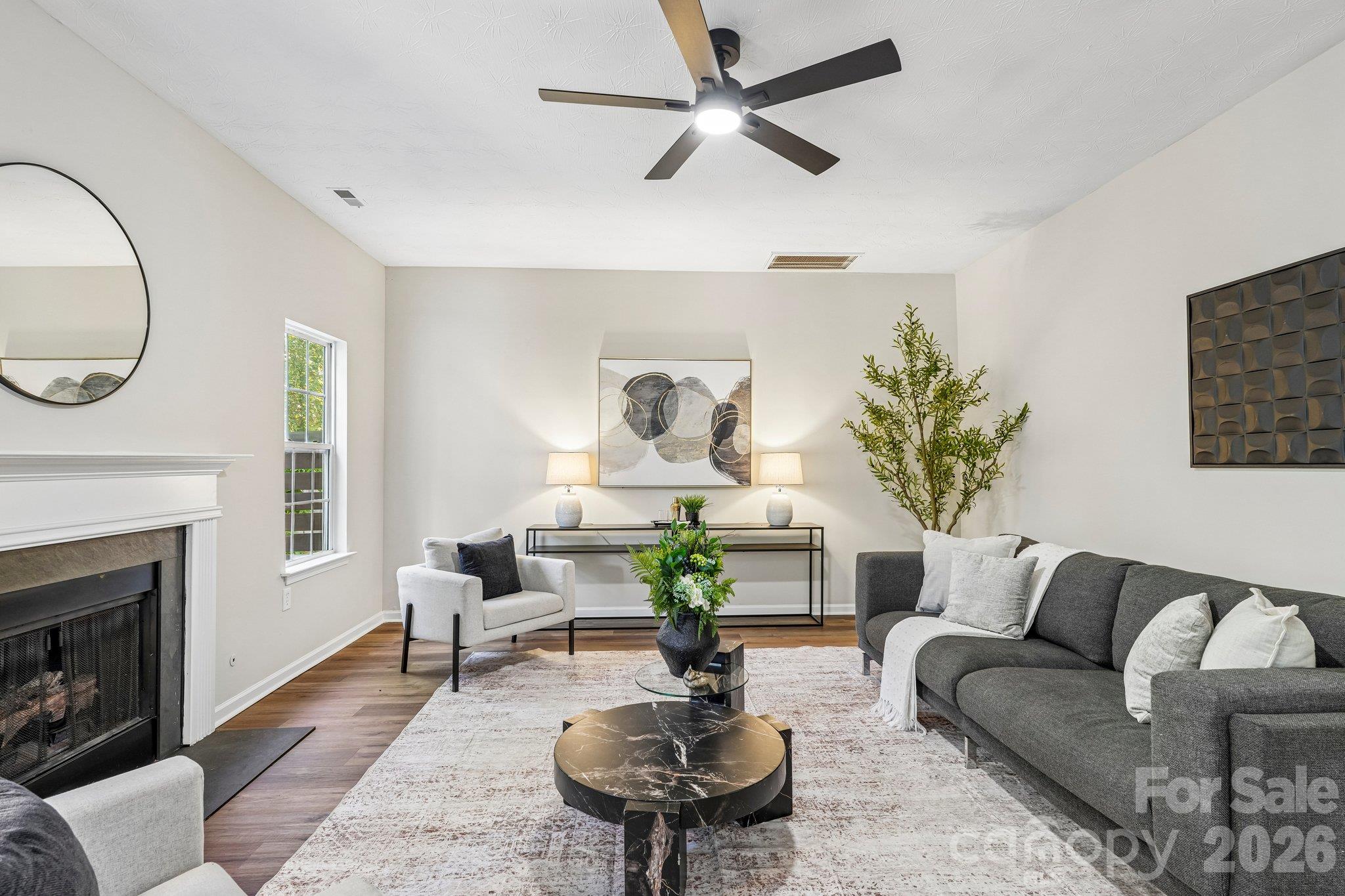 Single Family Residence at 5102 Eagle Creek Drive, Charlotte, photo 6 of 38